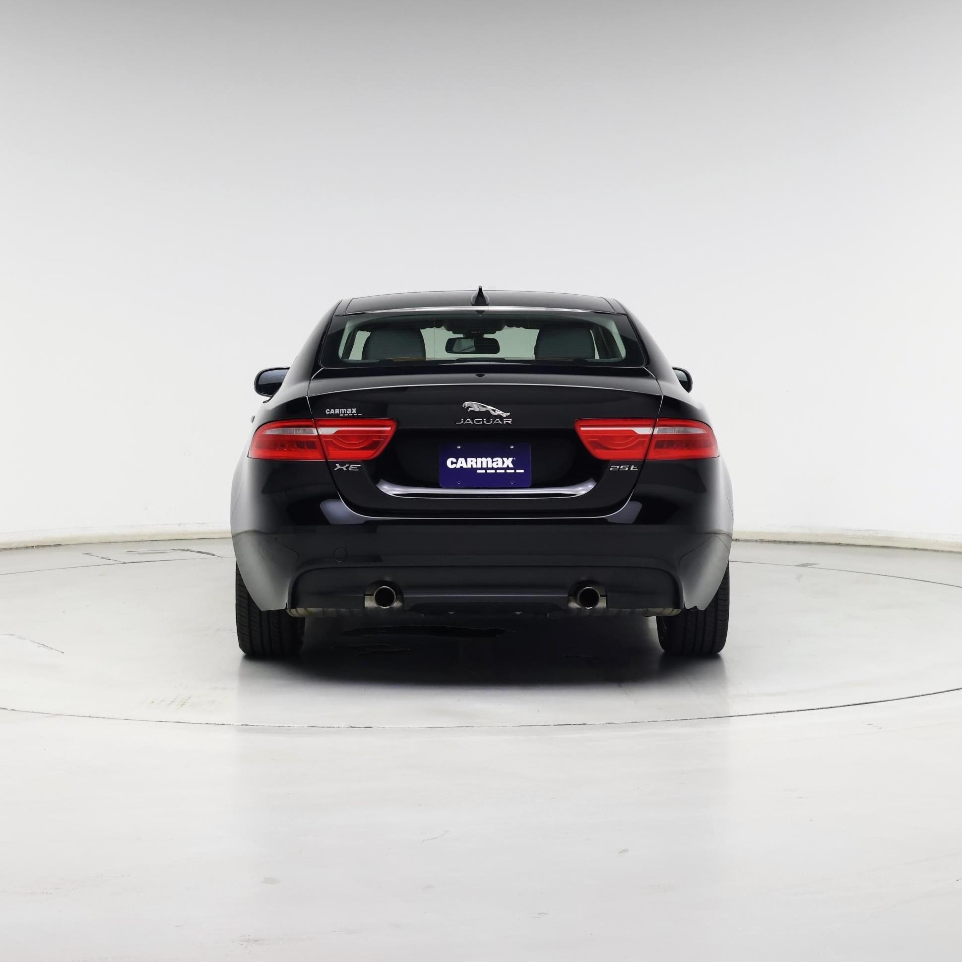Thumbnail: 2017 Jaguar XE - 6
