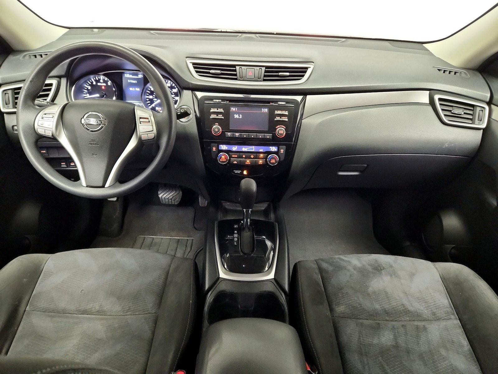 2015 Nissan Rogue SV - Photo 10