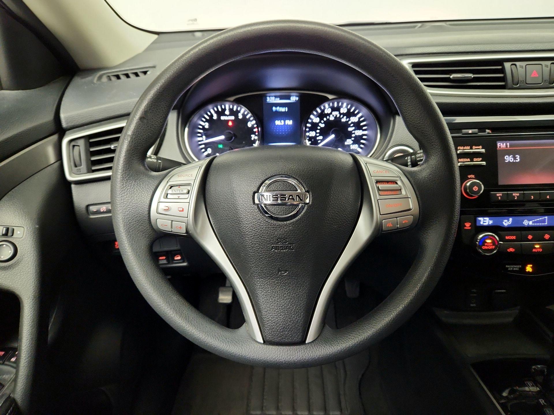 Thumbnail: 2015 Nissan Rogue - 10