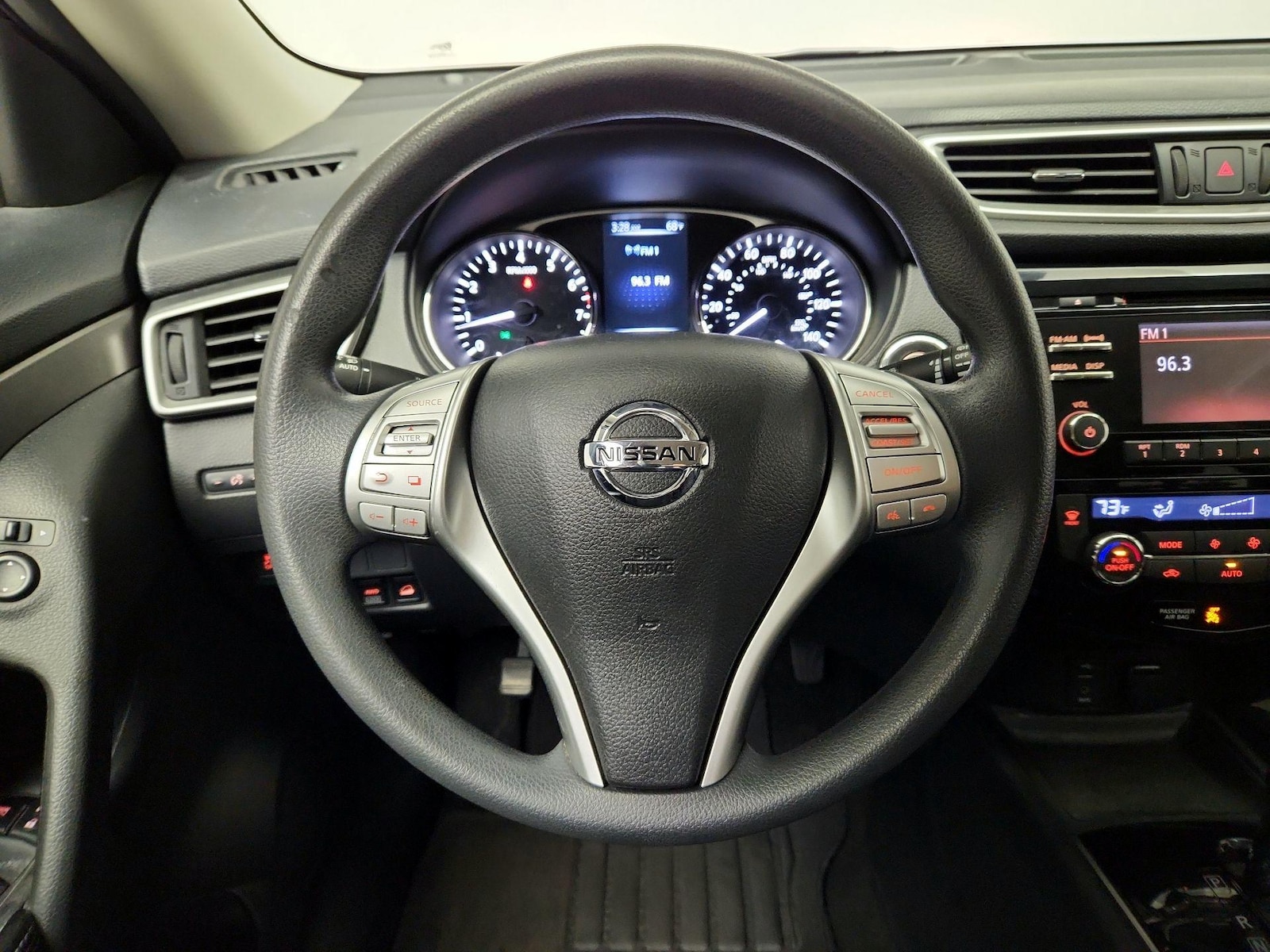 2015 Nissan Rogue SV - Photo 11