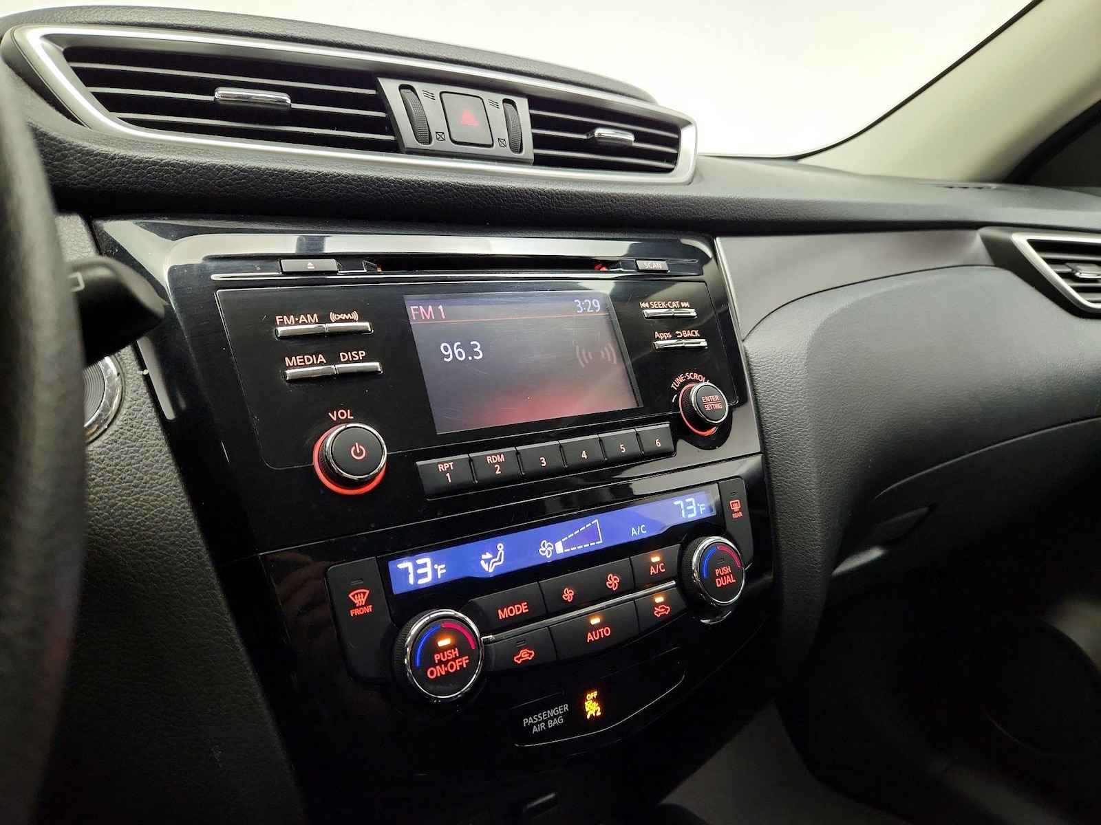 2015 Nissan Rogue SV - Photo 16