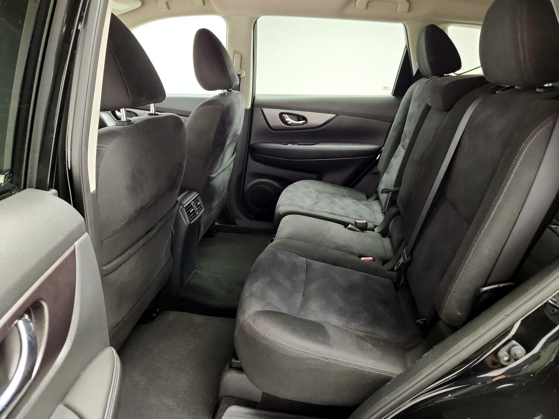 Thumbnail: 2015 Nissan Rogue - 19