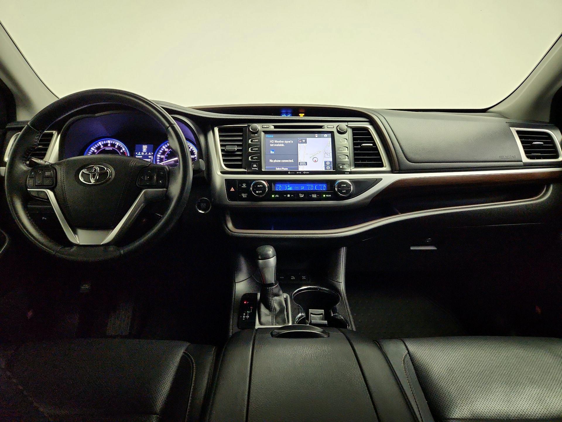 Thumbnail: 2016 Toyota Highlander - 9