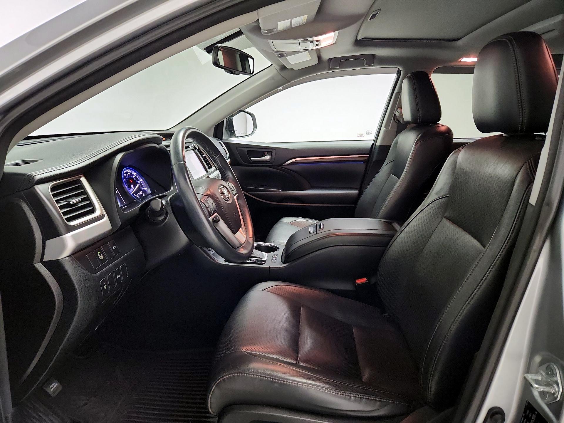 Thumbnail: 2016 Toyota Highlander - 11