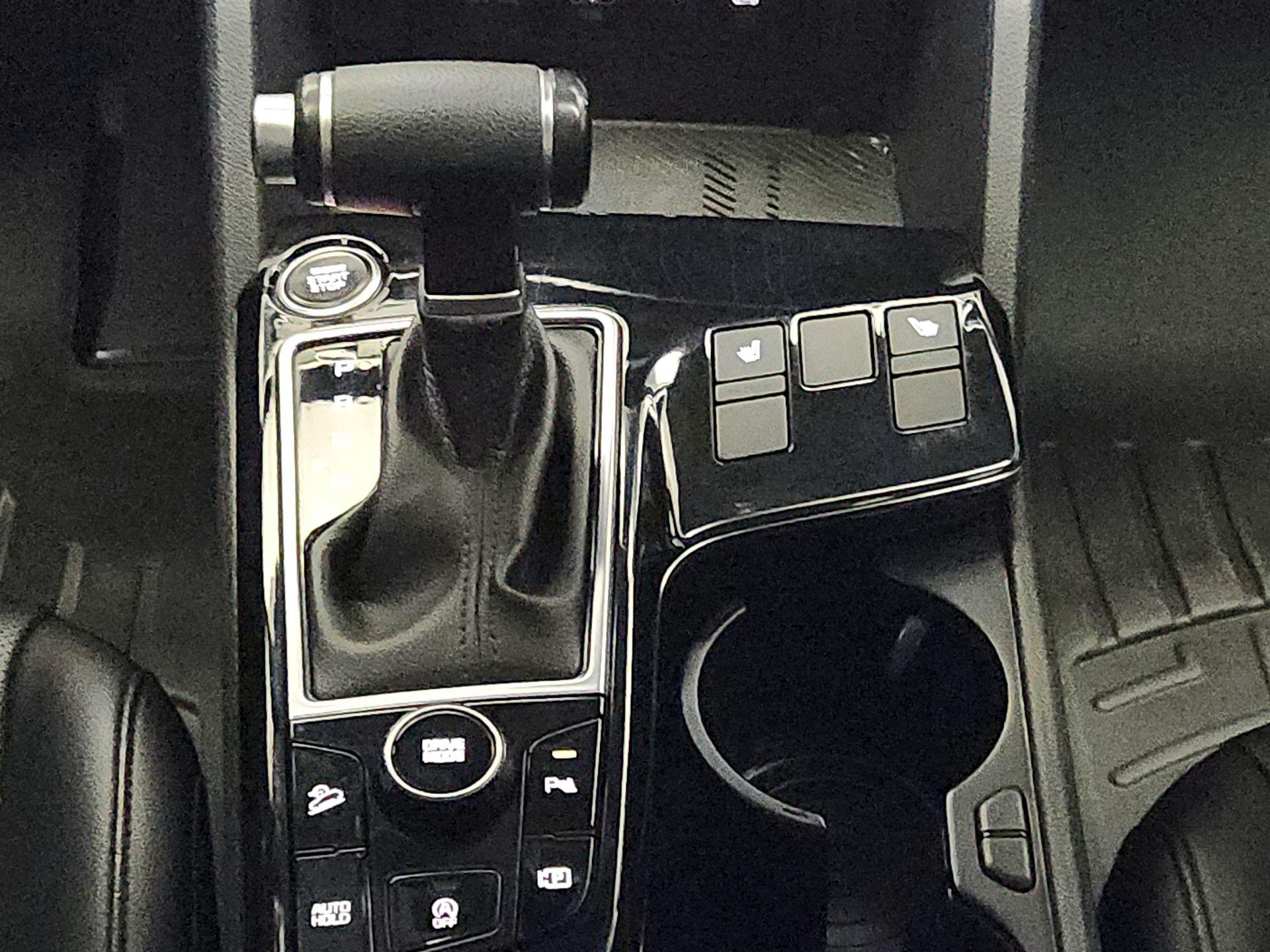 Thumbnail: 2023 Kia Sportage - 18