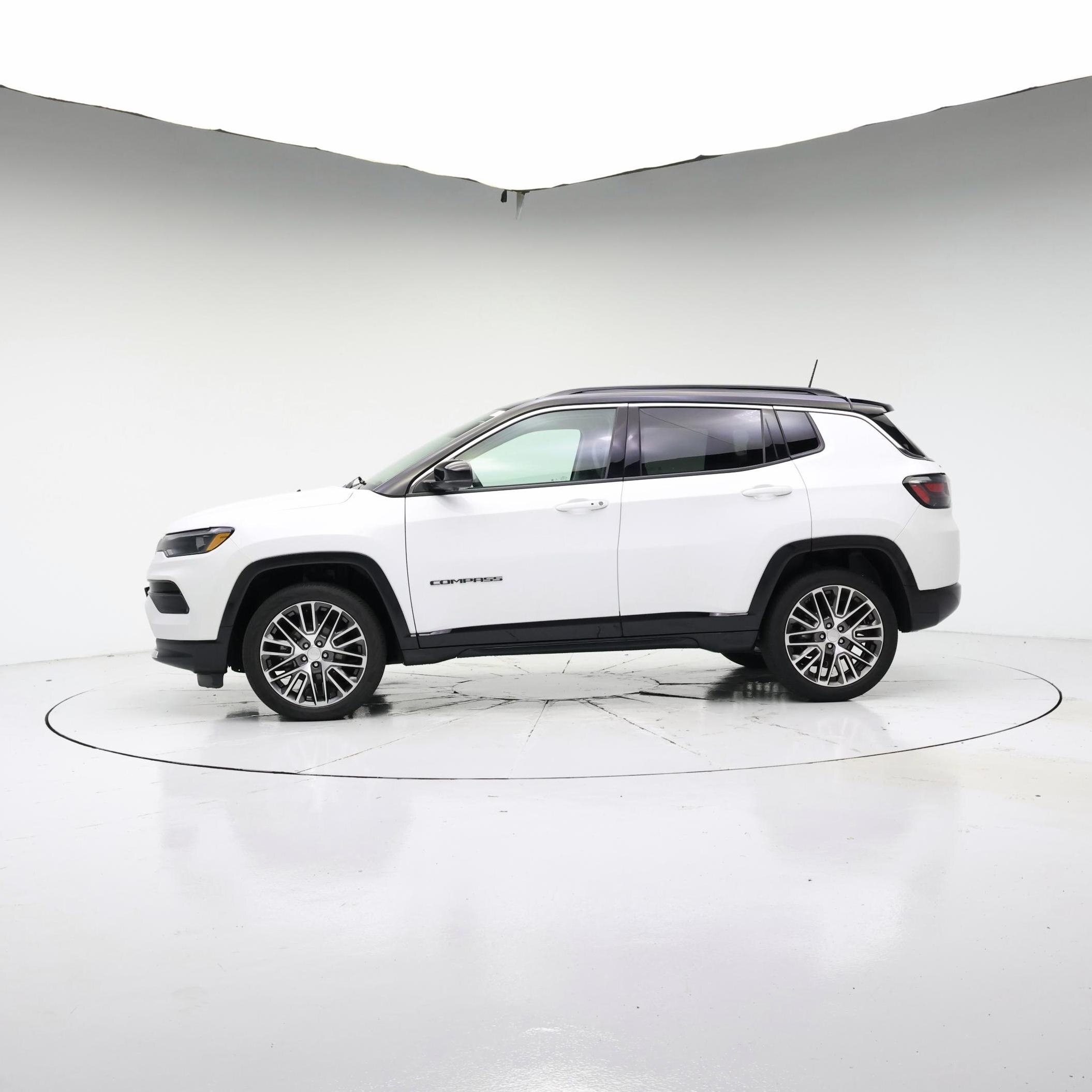 Thumbnail: 2022 Jeep Compass - 3