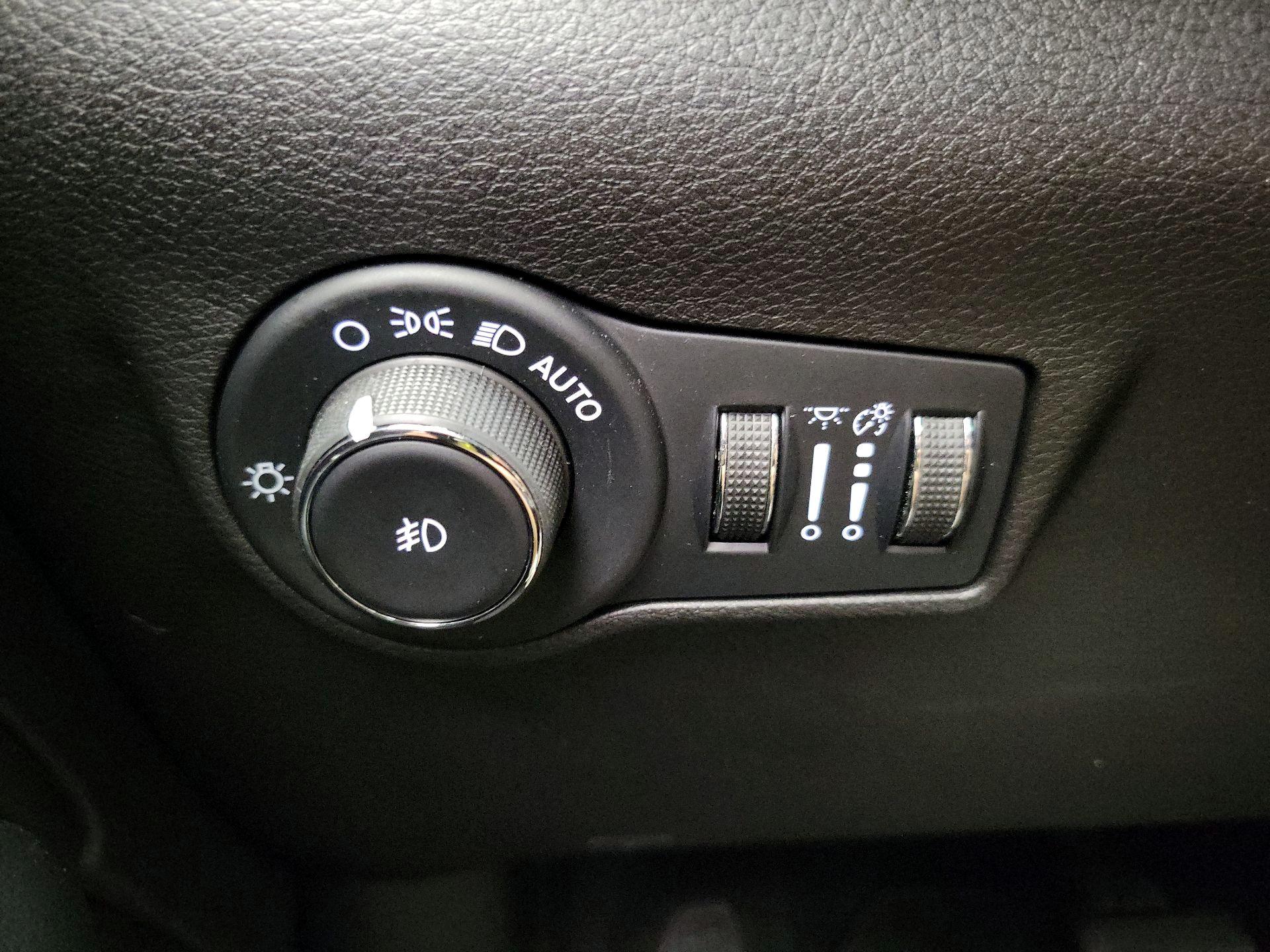Thumbnail: 2022 Jeep Compass - 13
