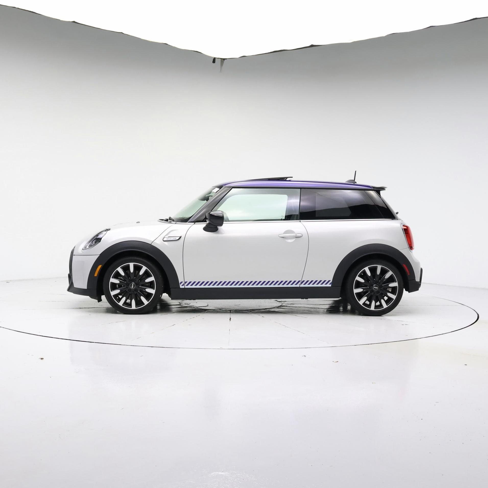 Thumbnail: 2022 MINI Cooper Hardtop - 3