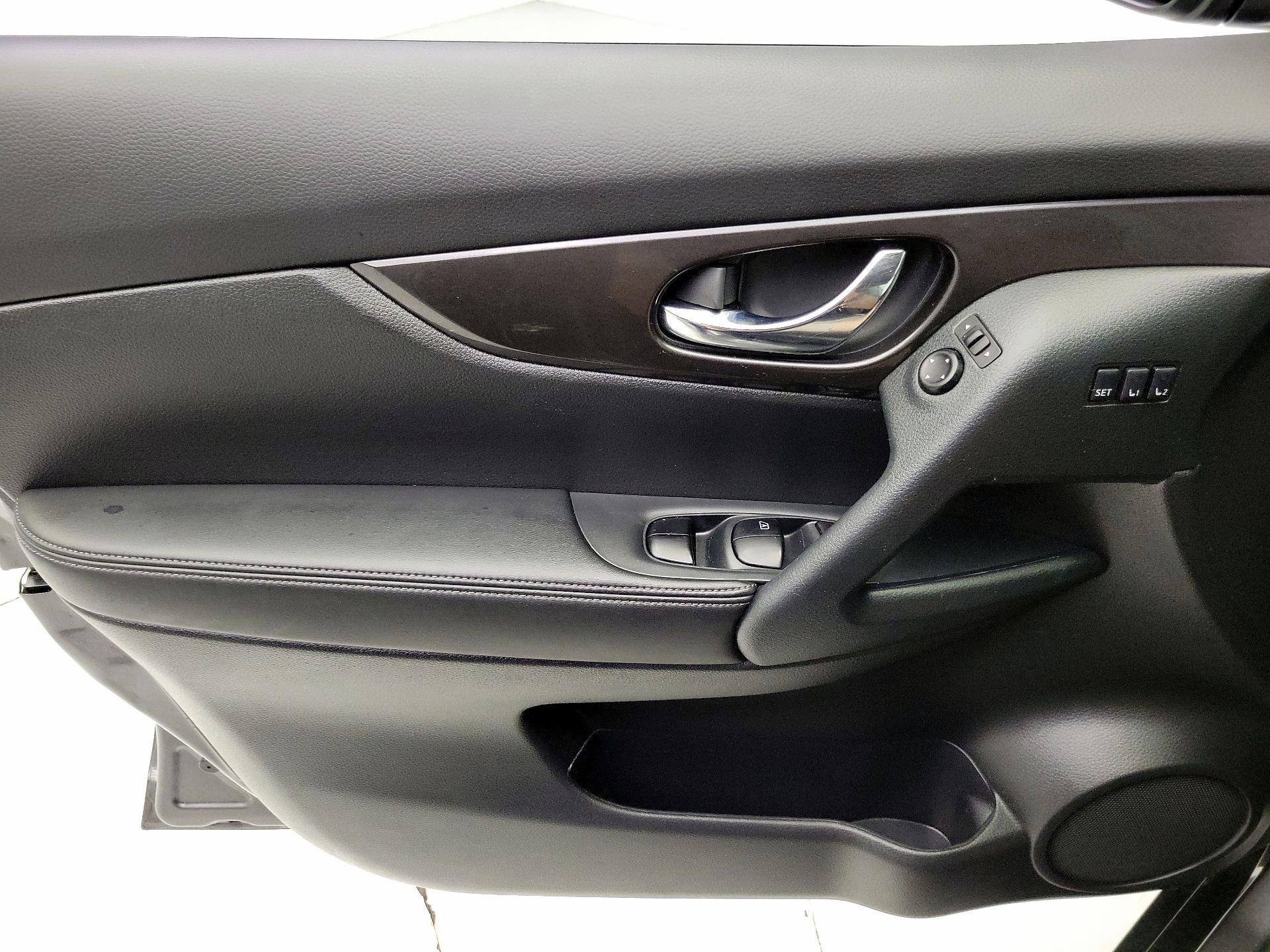 Thumbnail: 2020 Nissan Rogue - 12