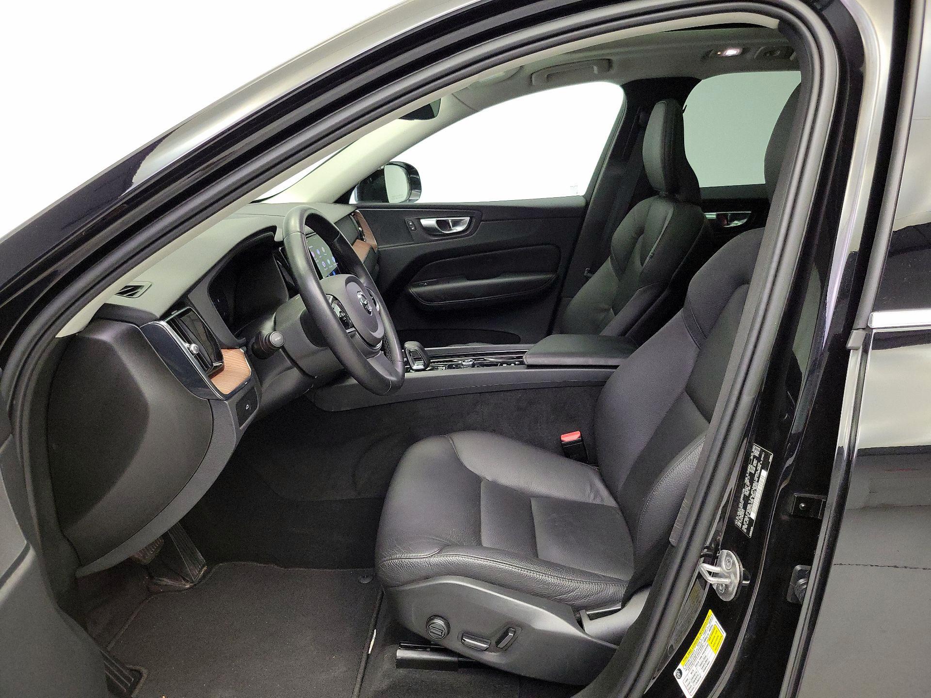 Thumbnail: 2023 Volvo XC60 - 11