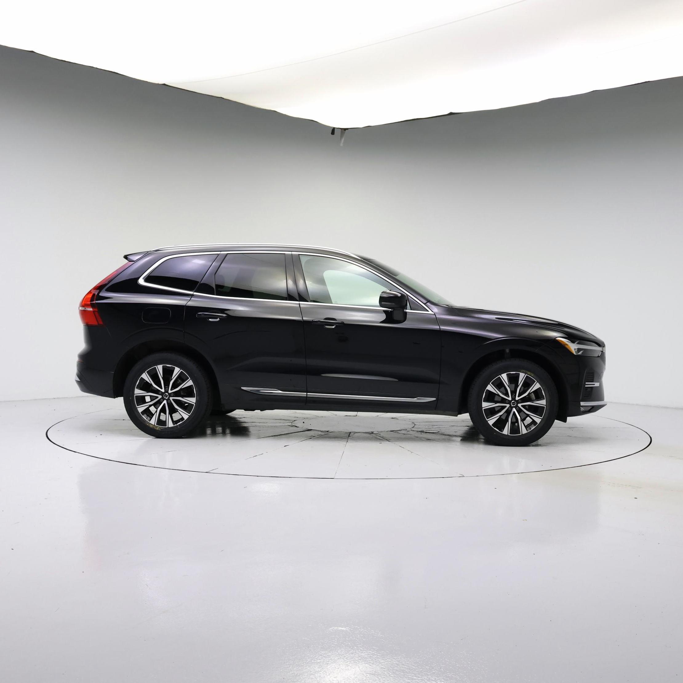 Thumbnail: 2023 Volvo XC60 - 7