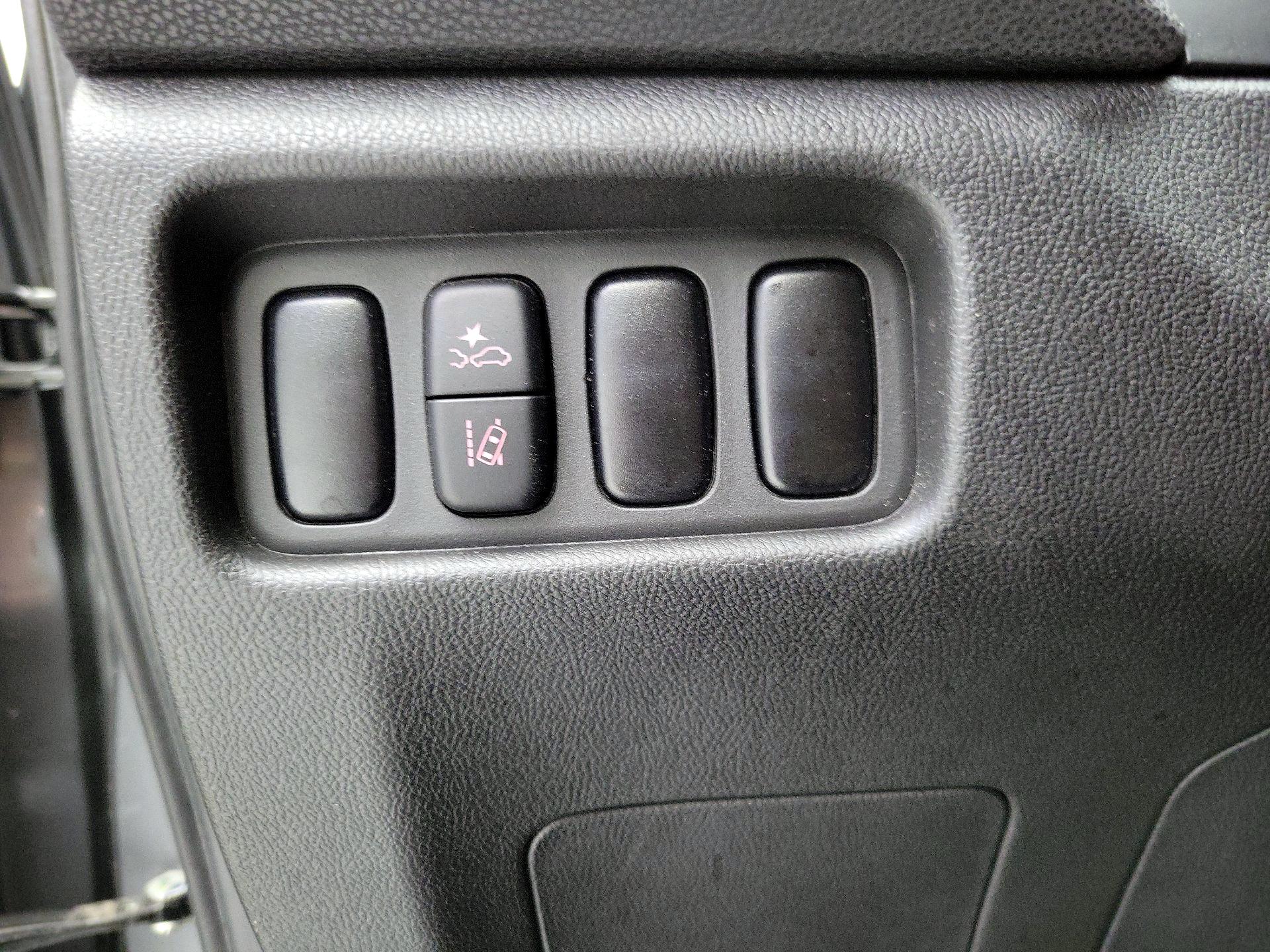 Thumbnail: 2023 Mitsubishi Outlander Sport - 13