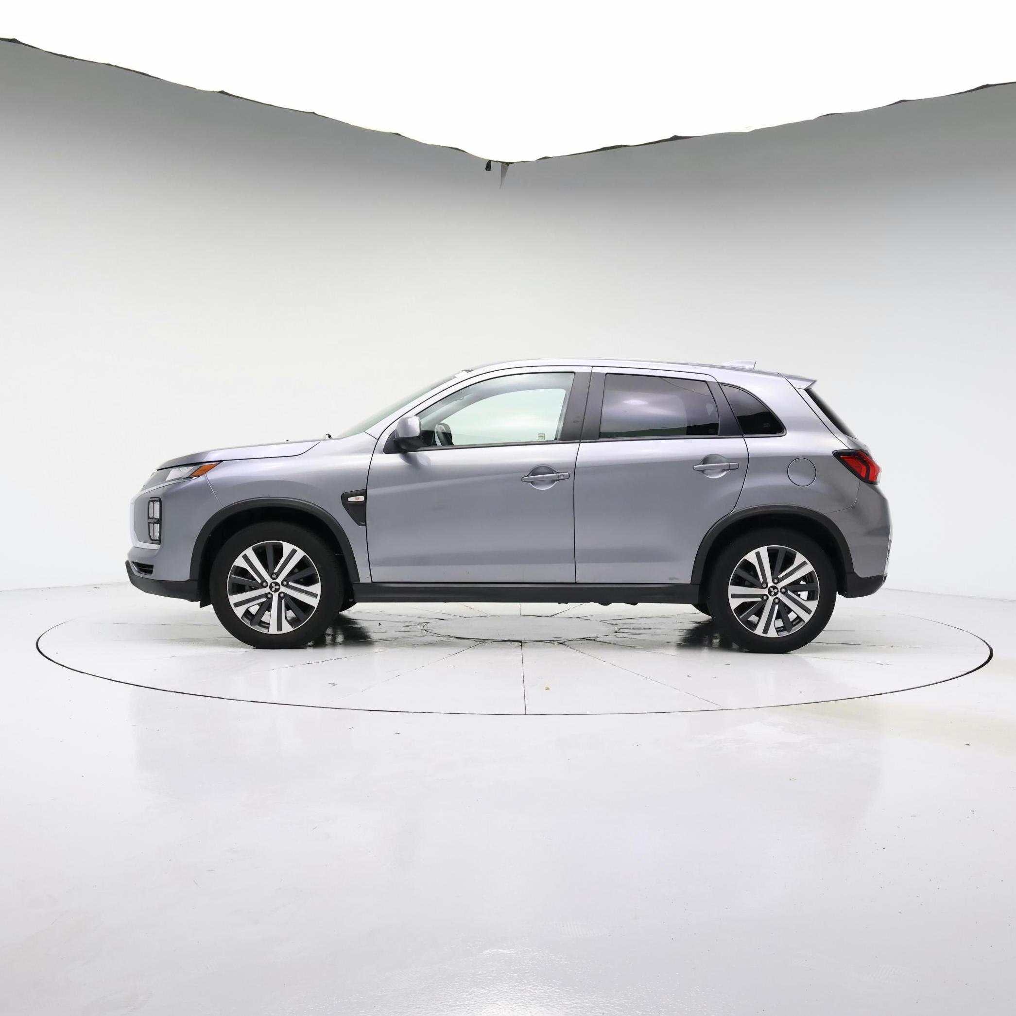 Thumbnail: 2023 Mitsubishi Outlander Sport - 3