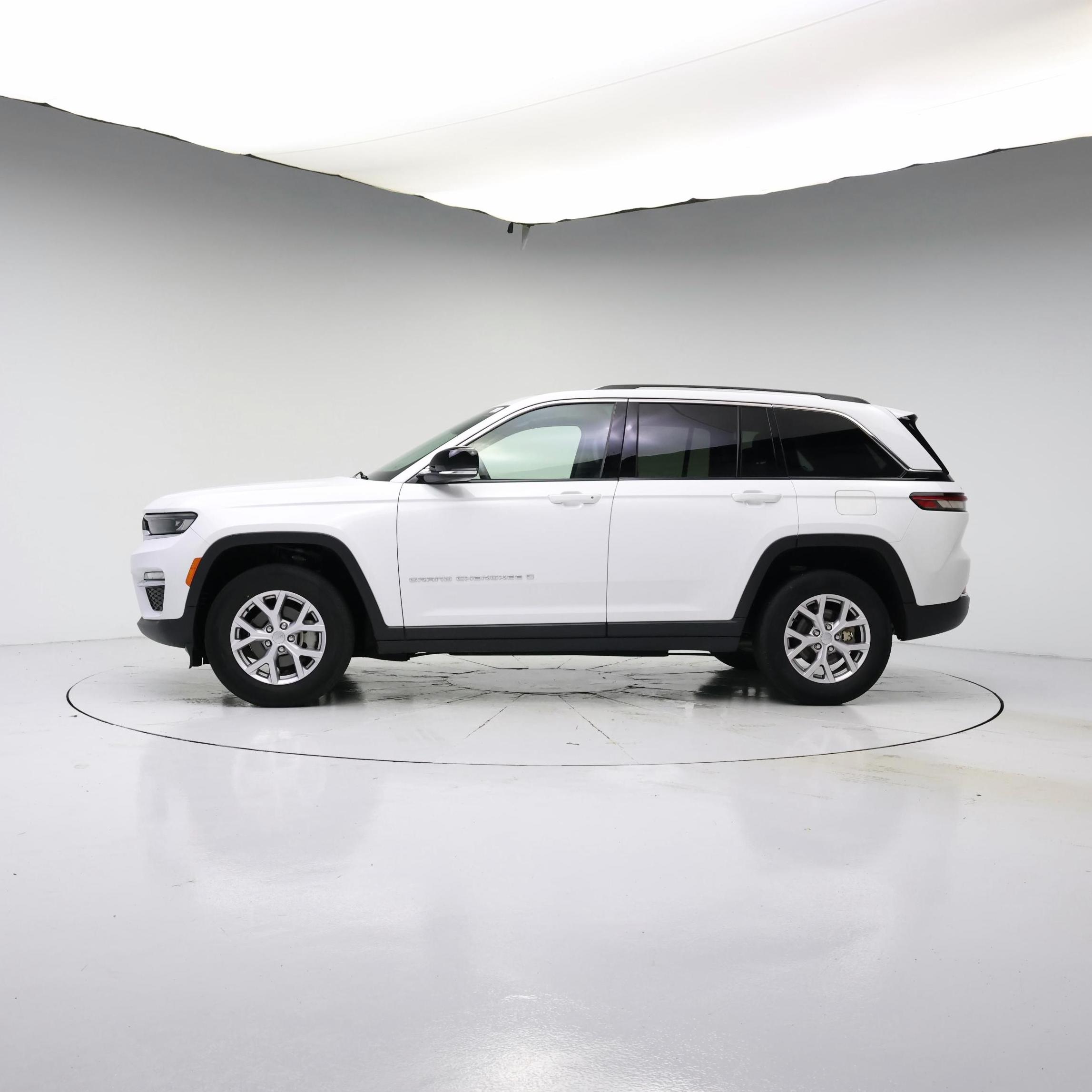 Thumbnail: 2022 Jeep Grand Cherokee - 3