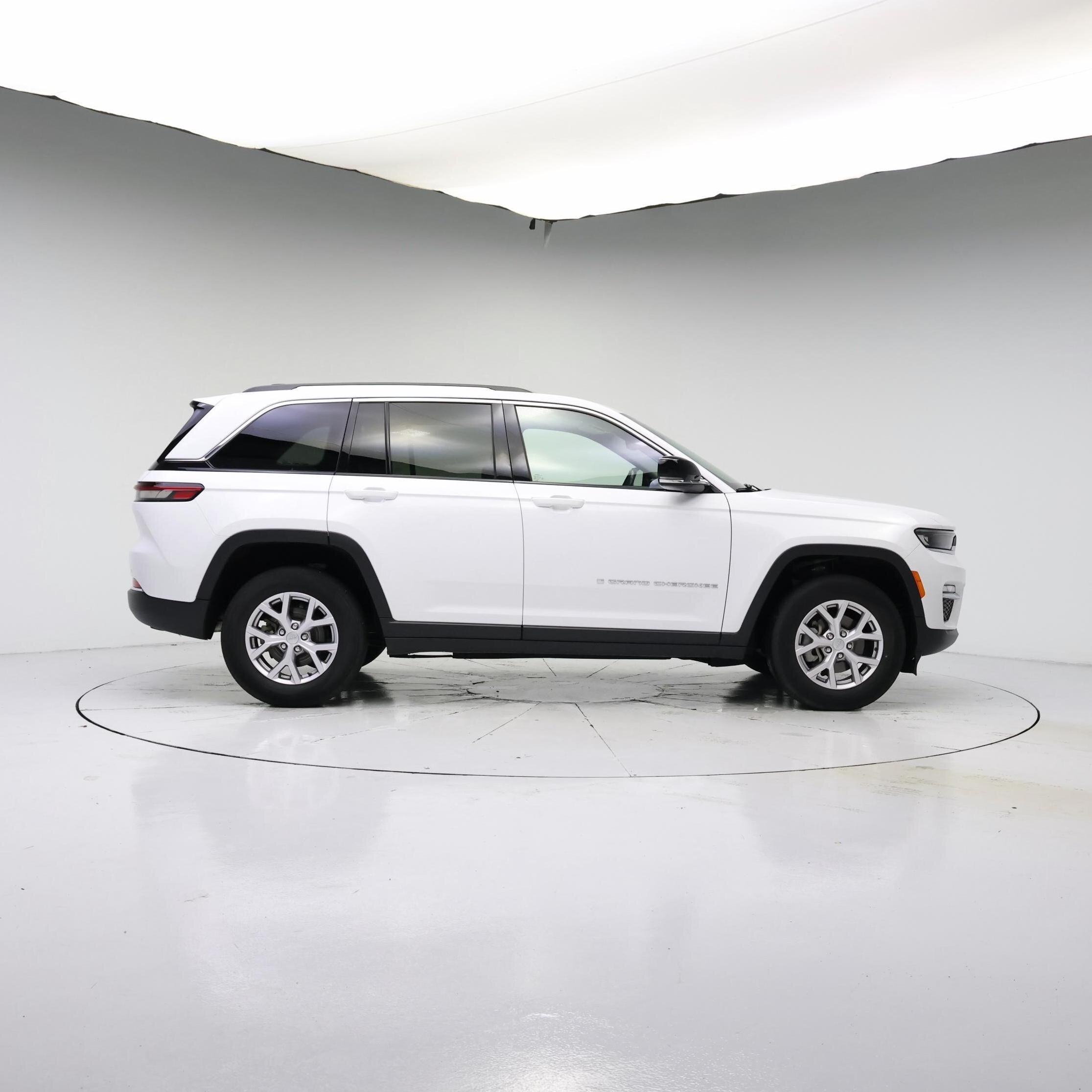 Thumbnail: 2022 Jeep Grand Cherokee - 7