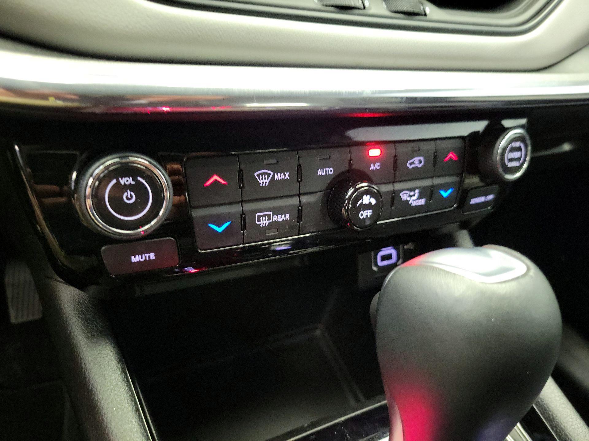 Thumbnail: 2023 Jeep Compass - 16
