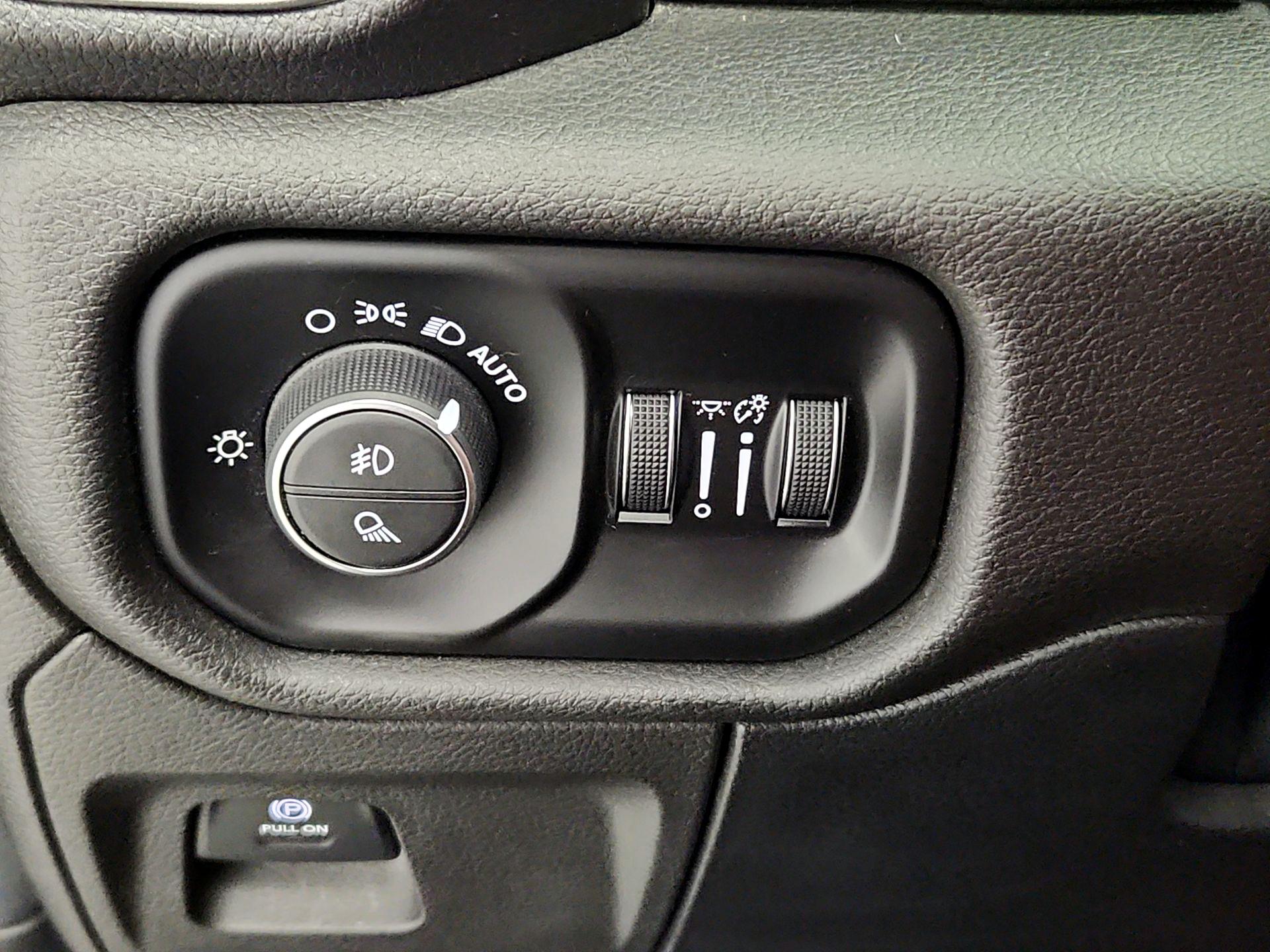 Thumbnail: 2019 RAM 1500 - 13