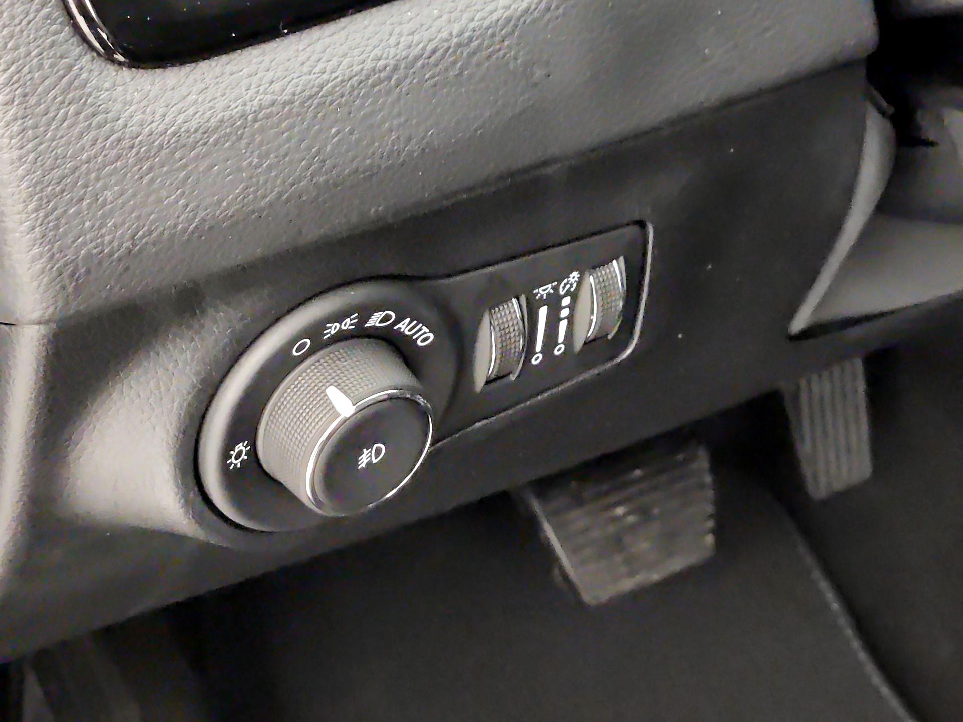 Thumbnail: 2020 Jeep Compass - 13