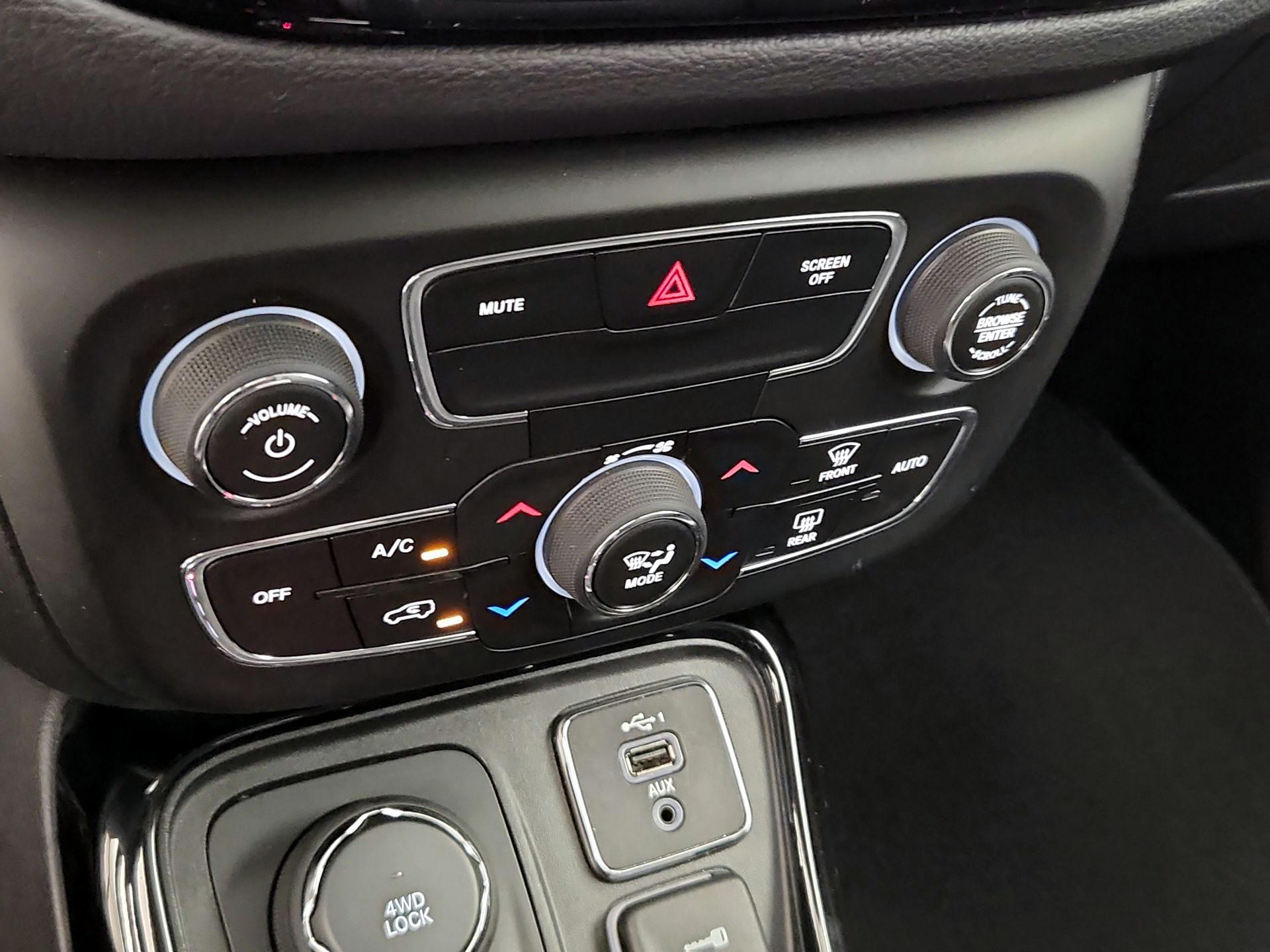Thumbnail: 2020 Jeep Compass - 16