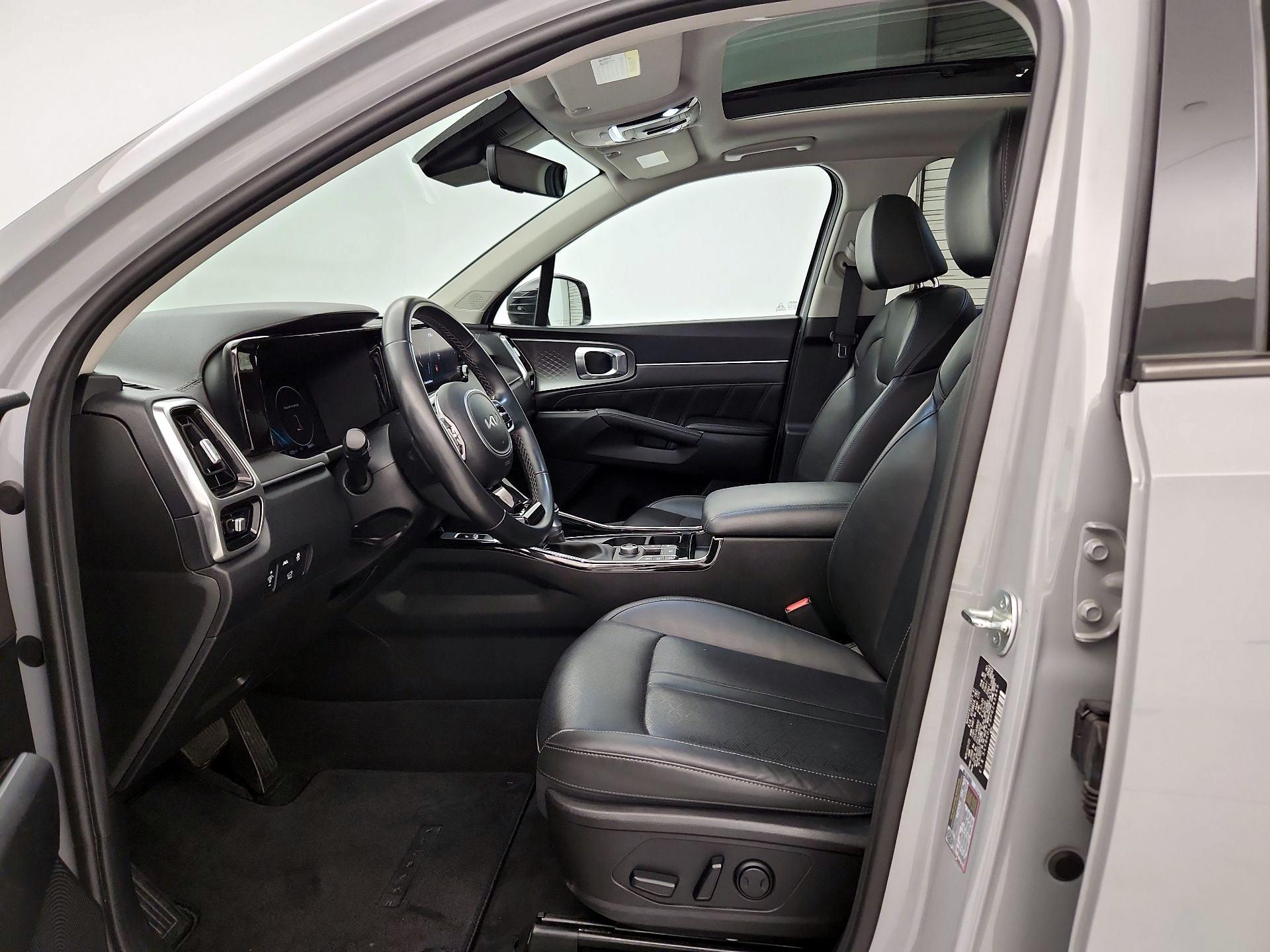 Thumbnail: 2023 Kia Sorento - 11