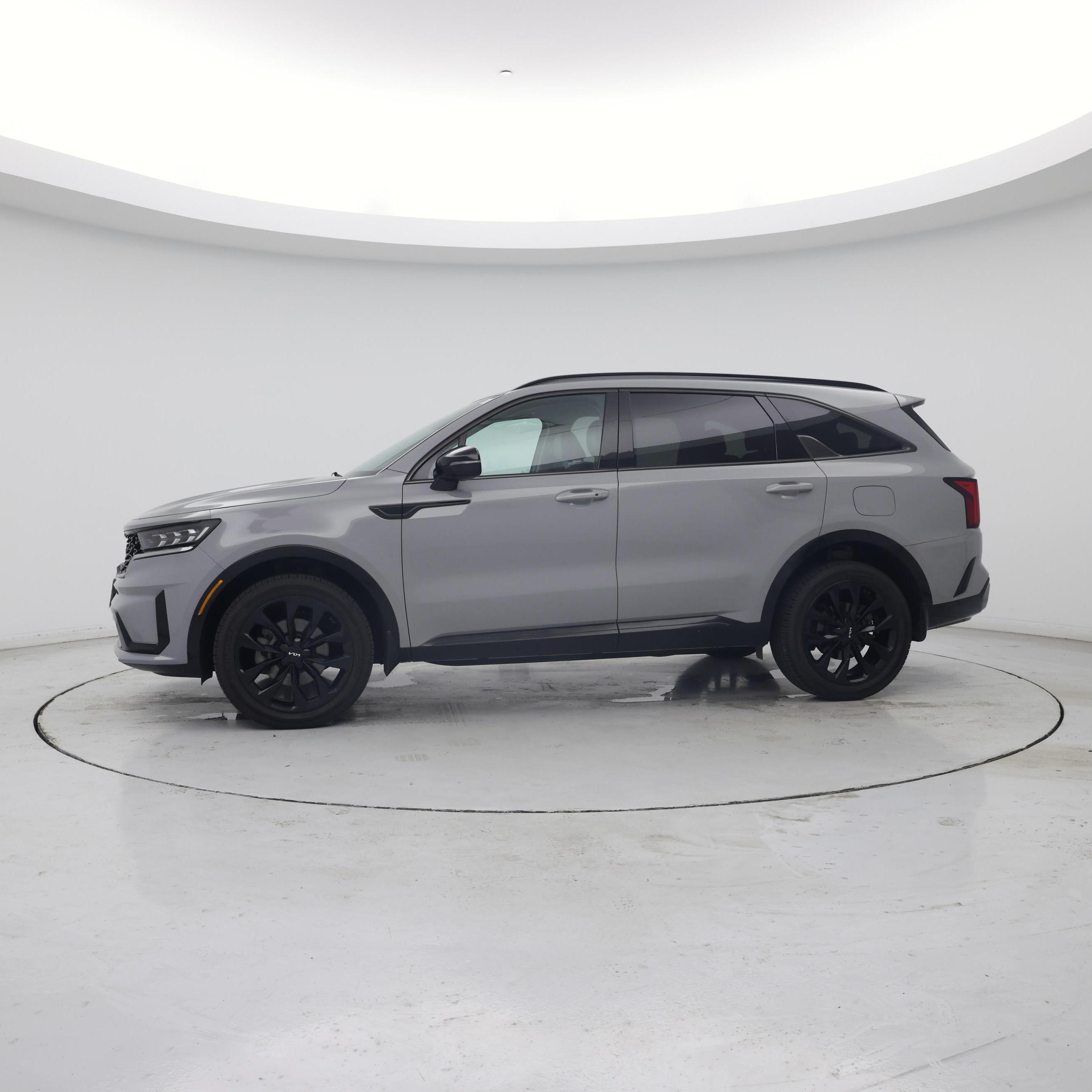 Thumbnail: 2023 Kia Sorento - 3