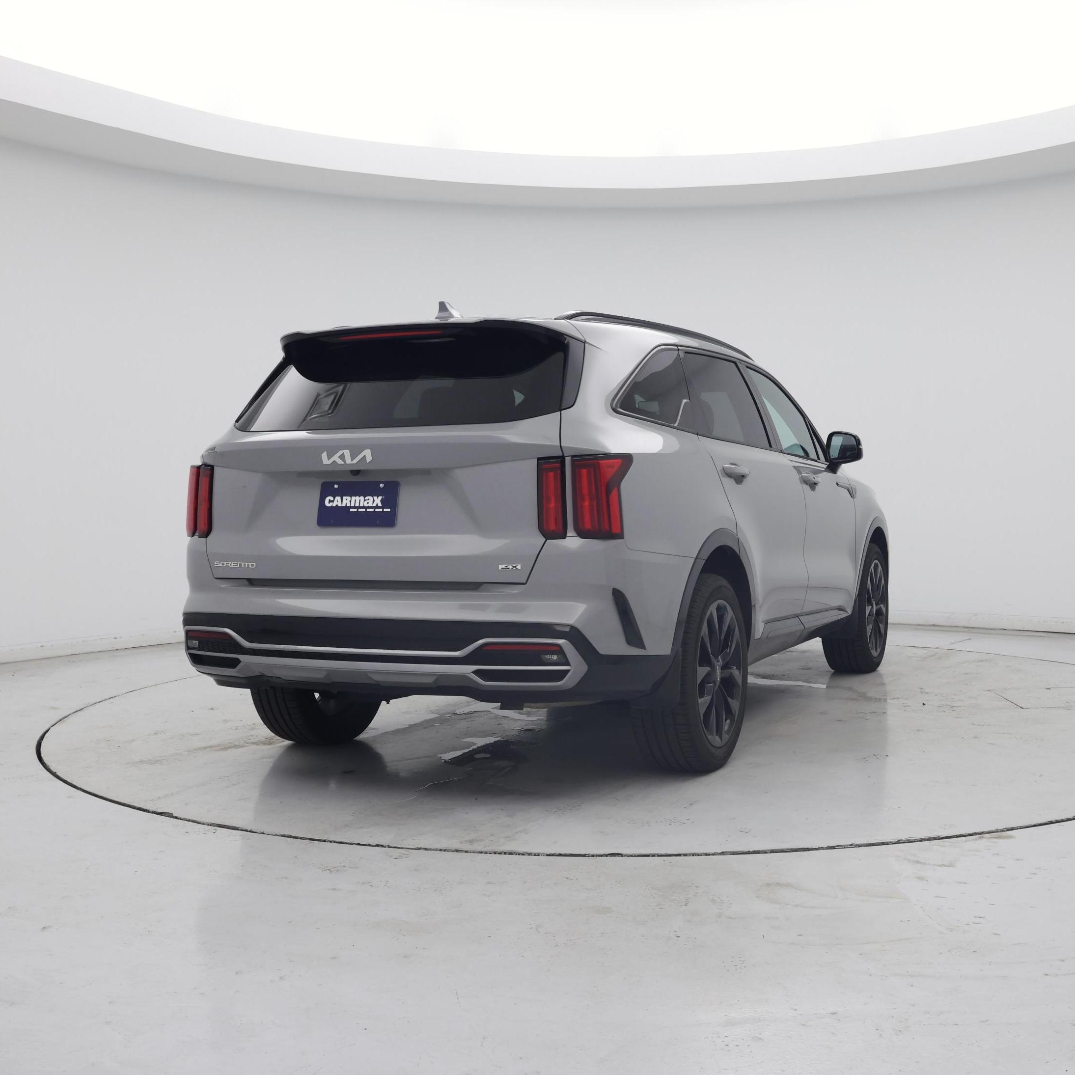 Thumbnail: 2023 Kia Sorento - 8
