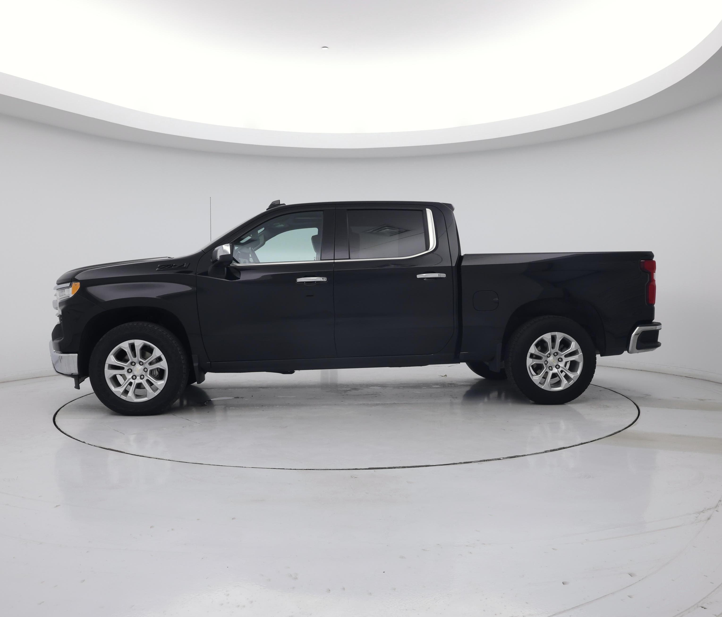 Thumbnail: 2023 Chevrolet Silverado 1500 - 3