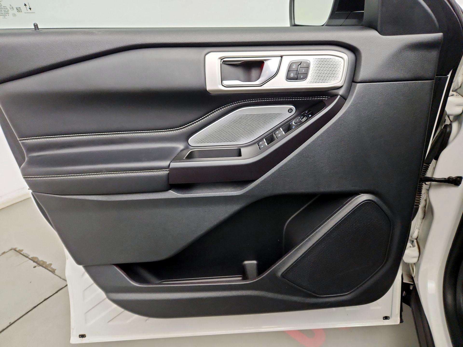 Thumbnail: 2020 Ford Explorer - 12