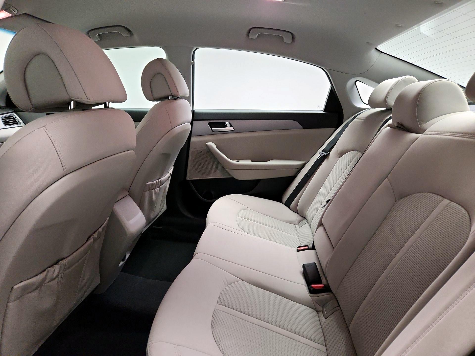 Thumbnail: 2016 Hyundai Sonata - 19