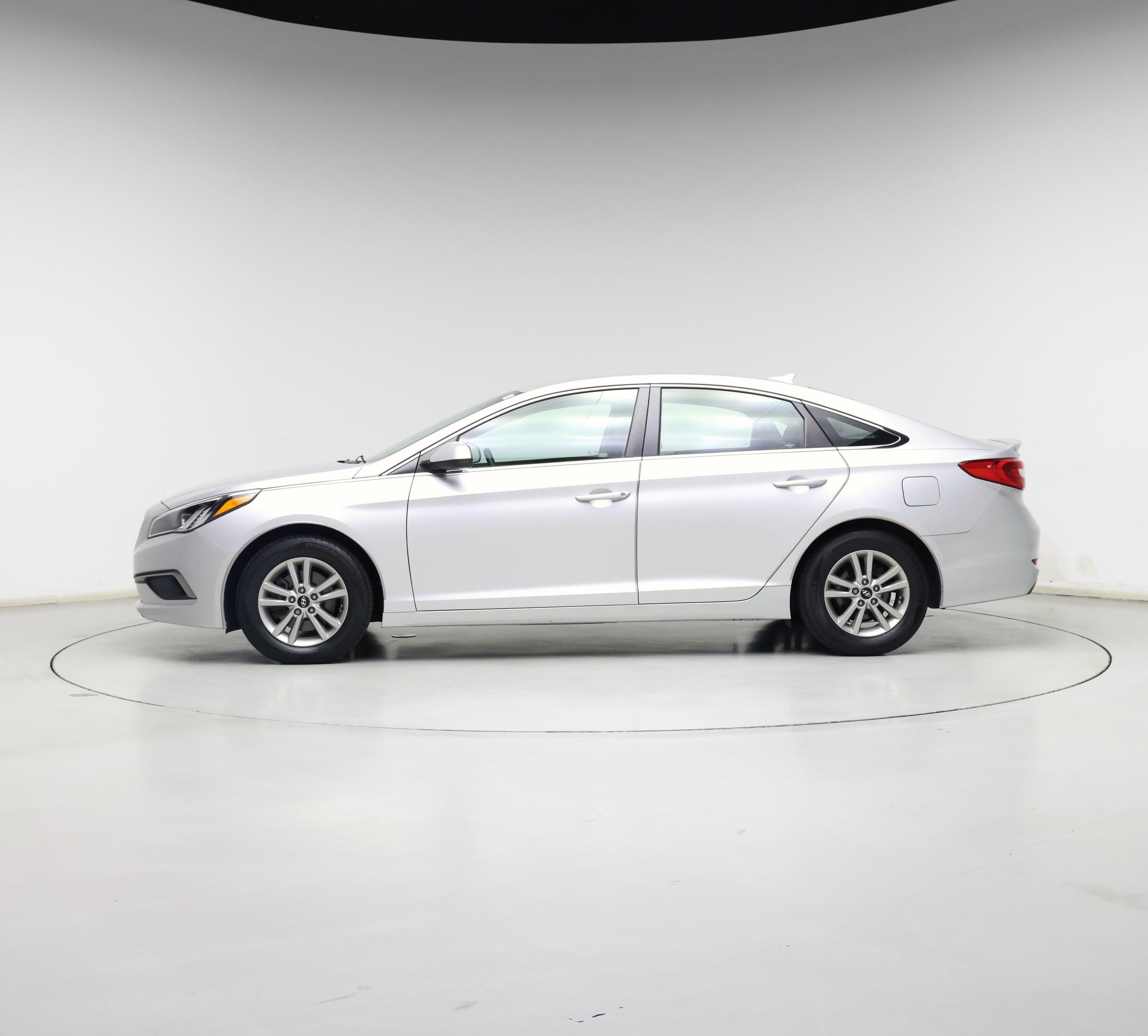 Thumbnail: 2016 Hyundai Sonata - 3