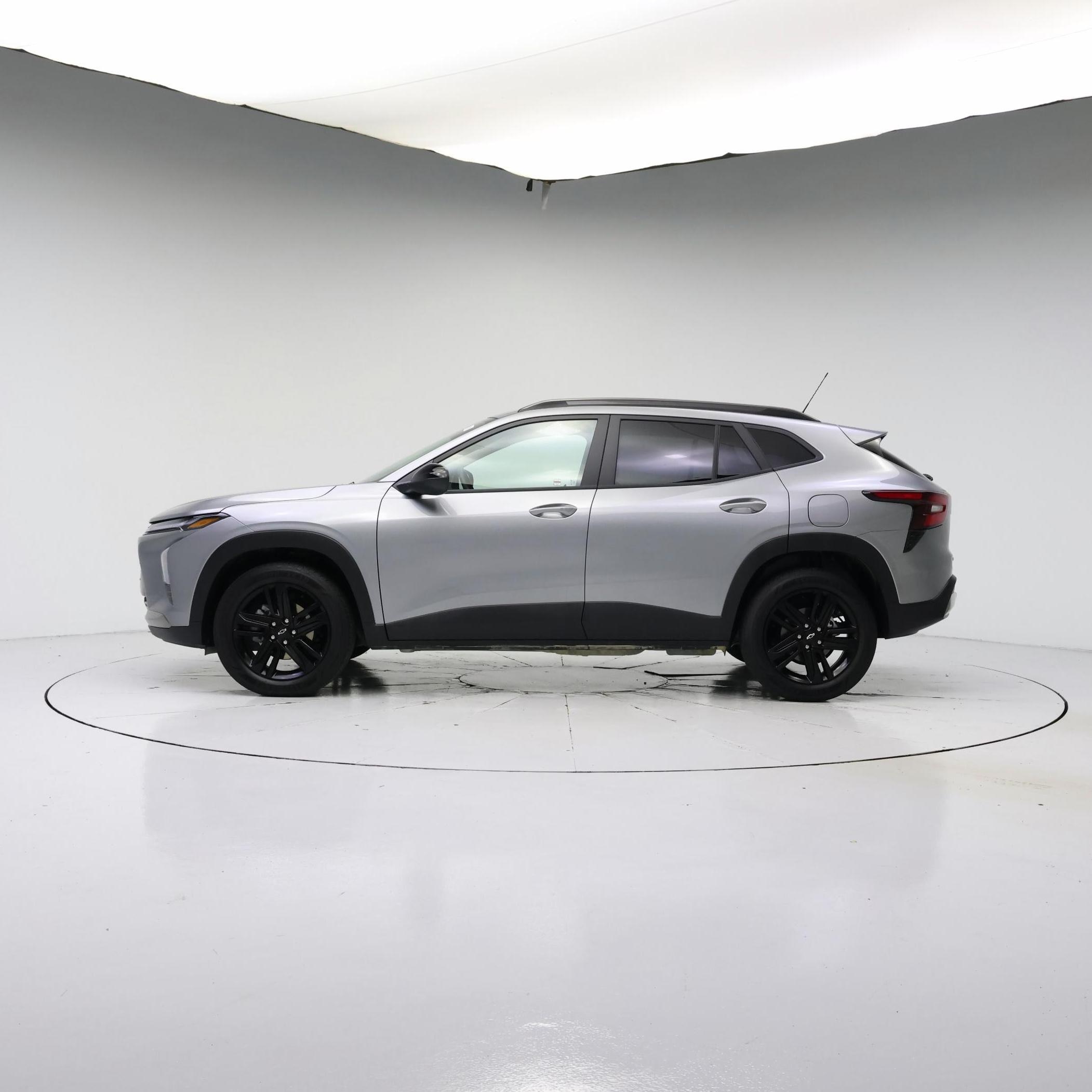 Thumbnail: 2025 Chevrolet Trax - 3