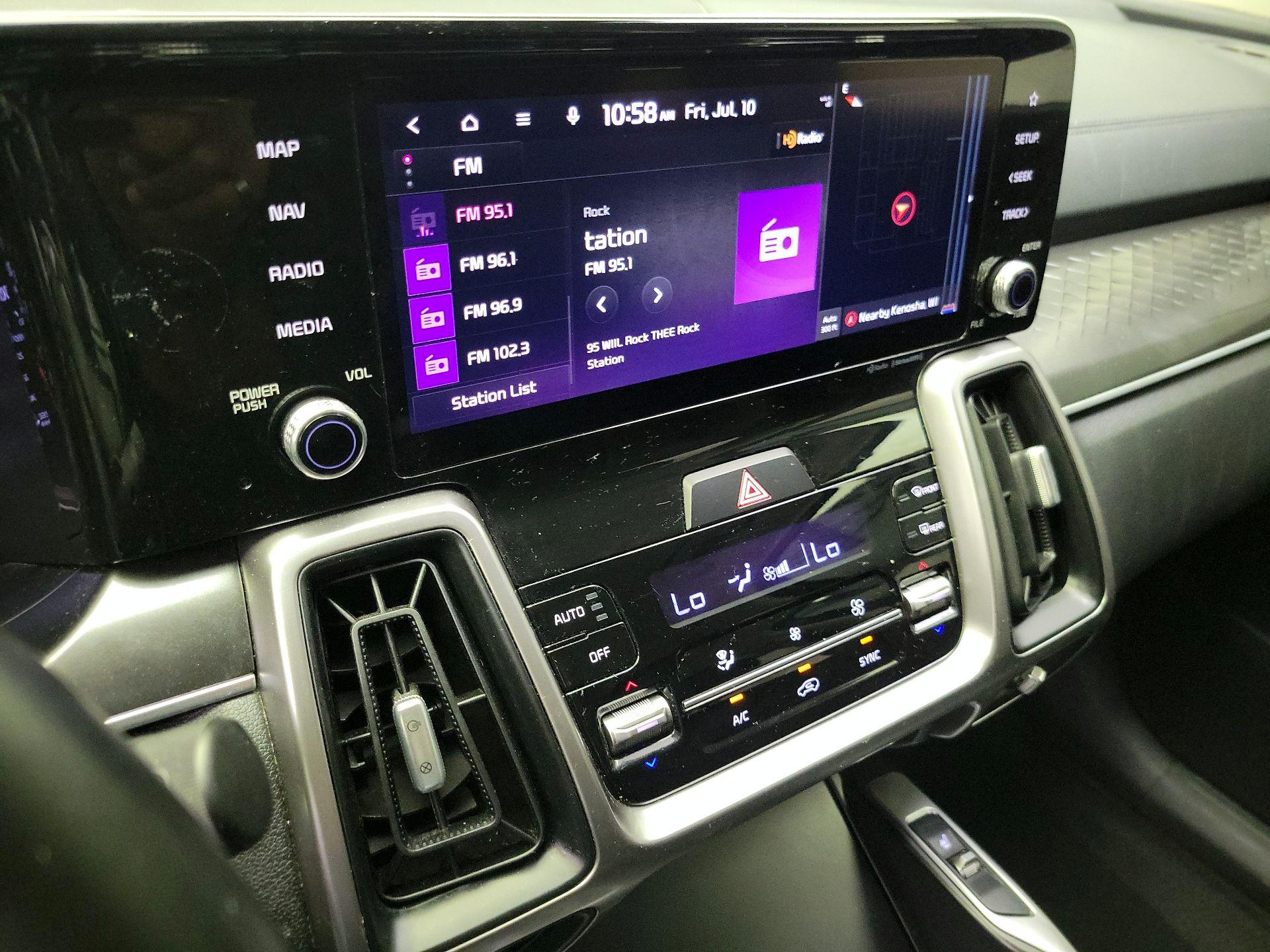 Thumbnail: 2022 Kia Sorento - 16