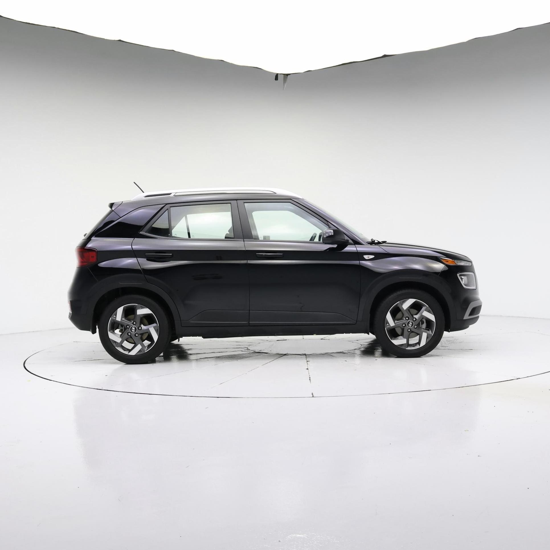 Thumbnail: 2024 Hyundai Venue - 3