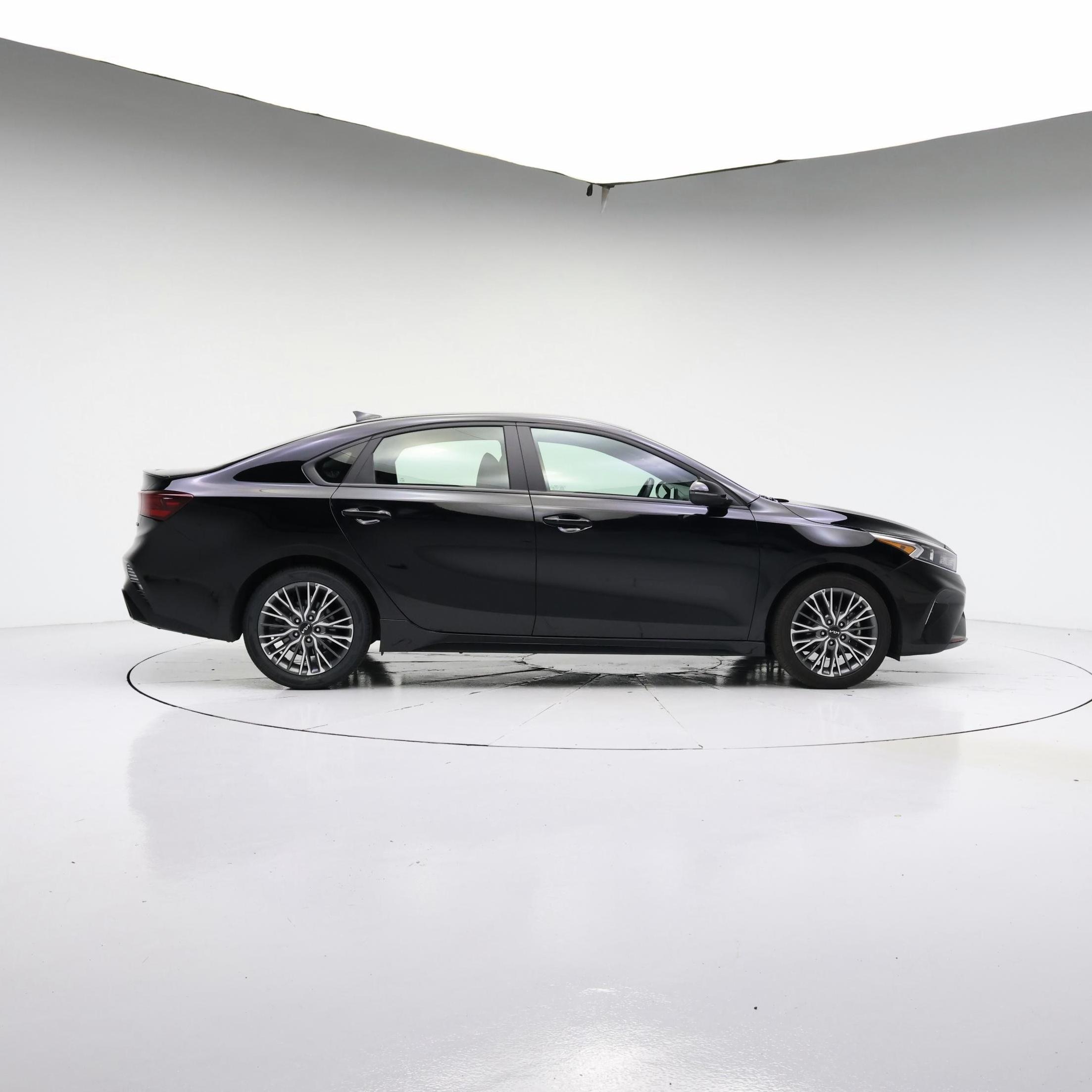 Thumbnail: 2024 Kia Forte - 7