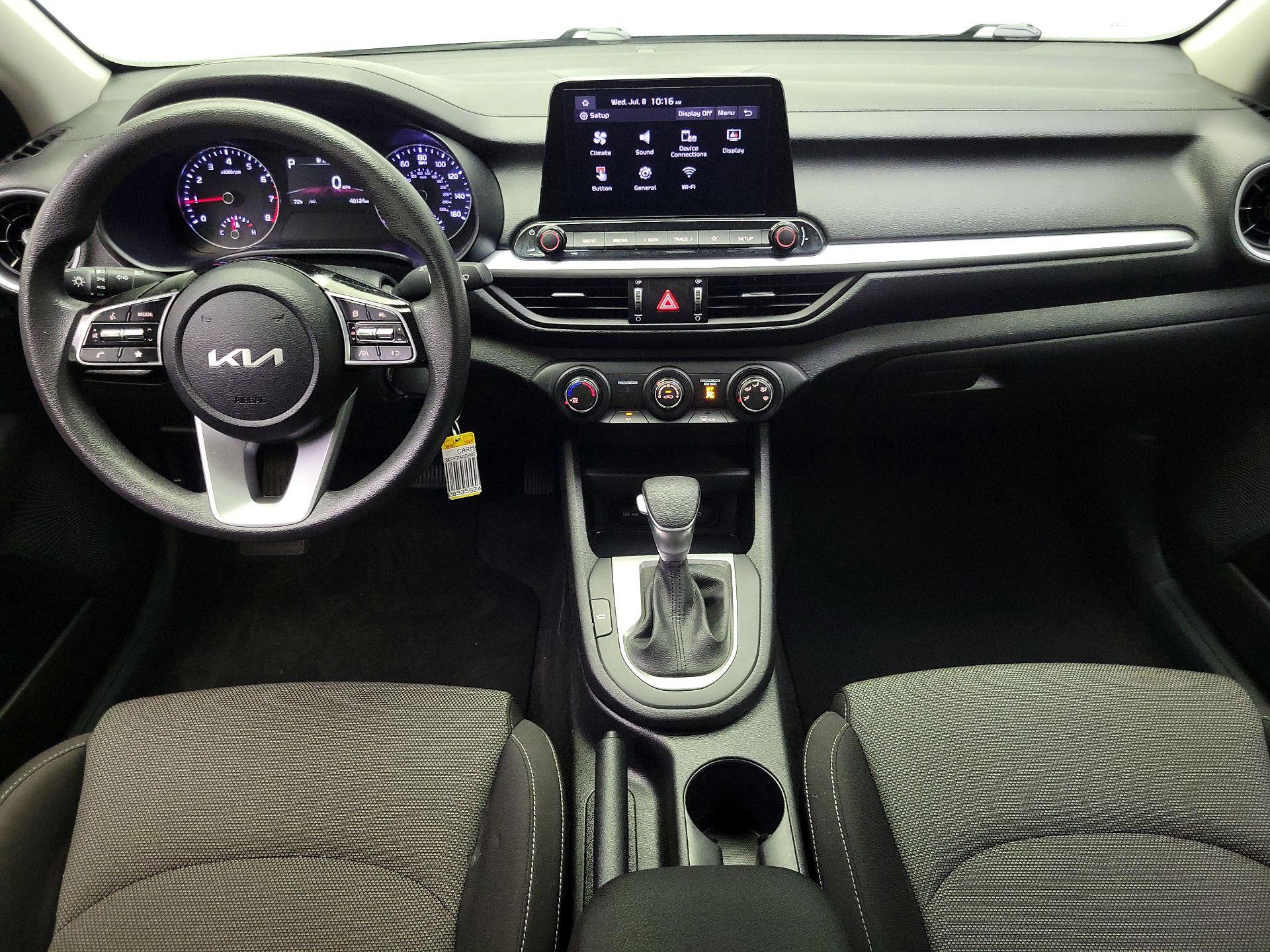 Thumbnail: 2024 Kia Forte - 9