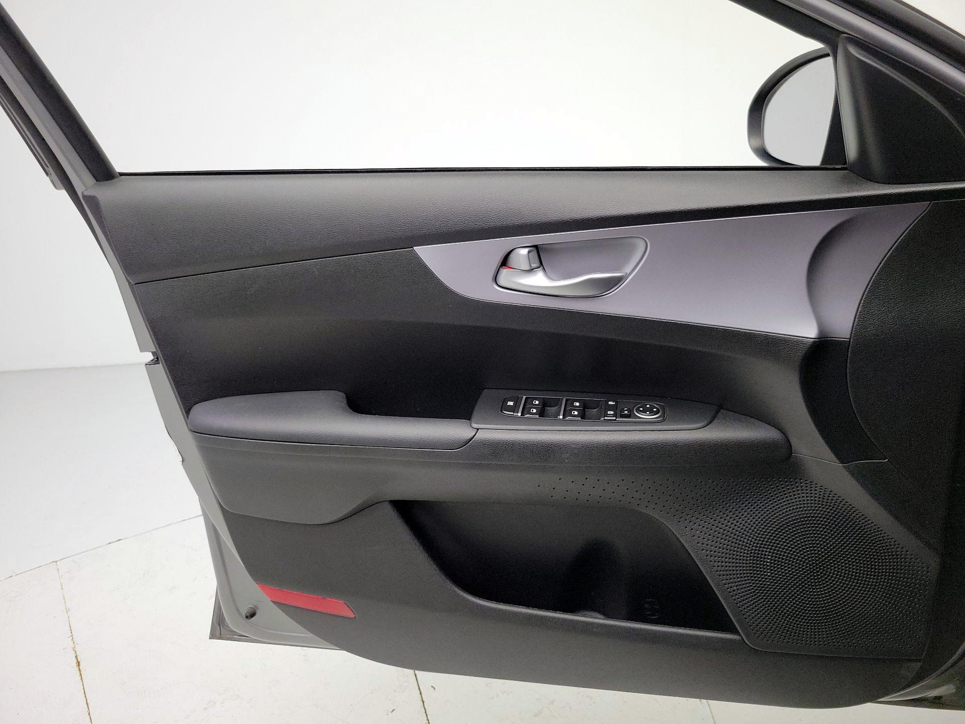 Thumbnail: 2024 Kia Forte - 12