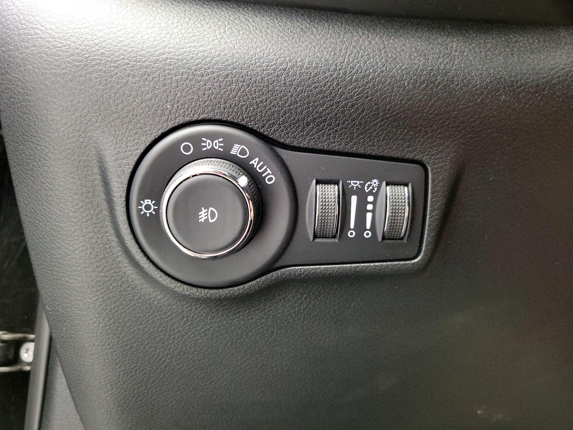 Thumbnail: 2022 Jeep Compass - 13