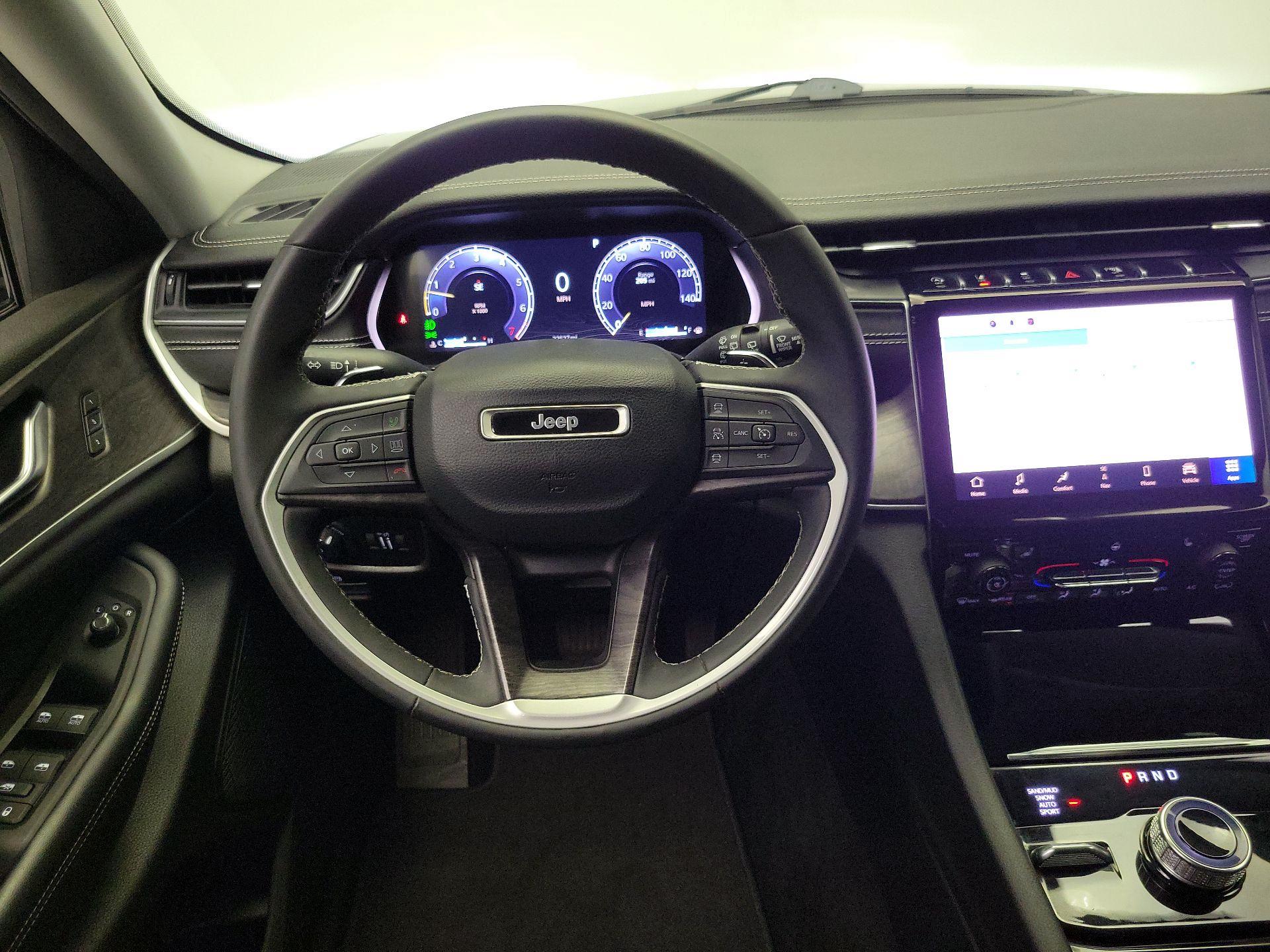 Thumbnail: 2023 Jeep Grand Cherokee - 10