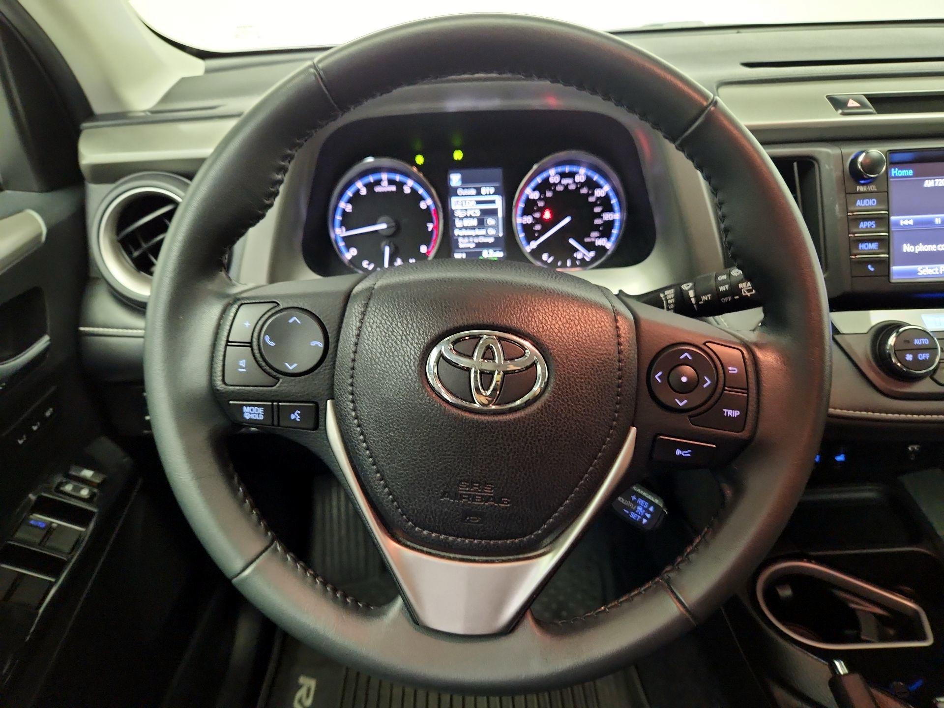 Thumbnail: 2017 Toyota RAV4 - 10