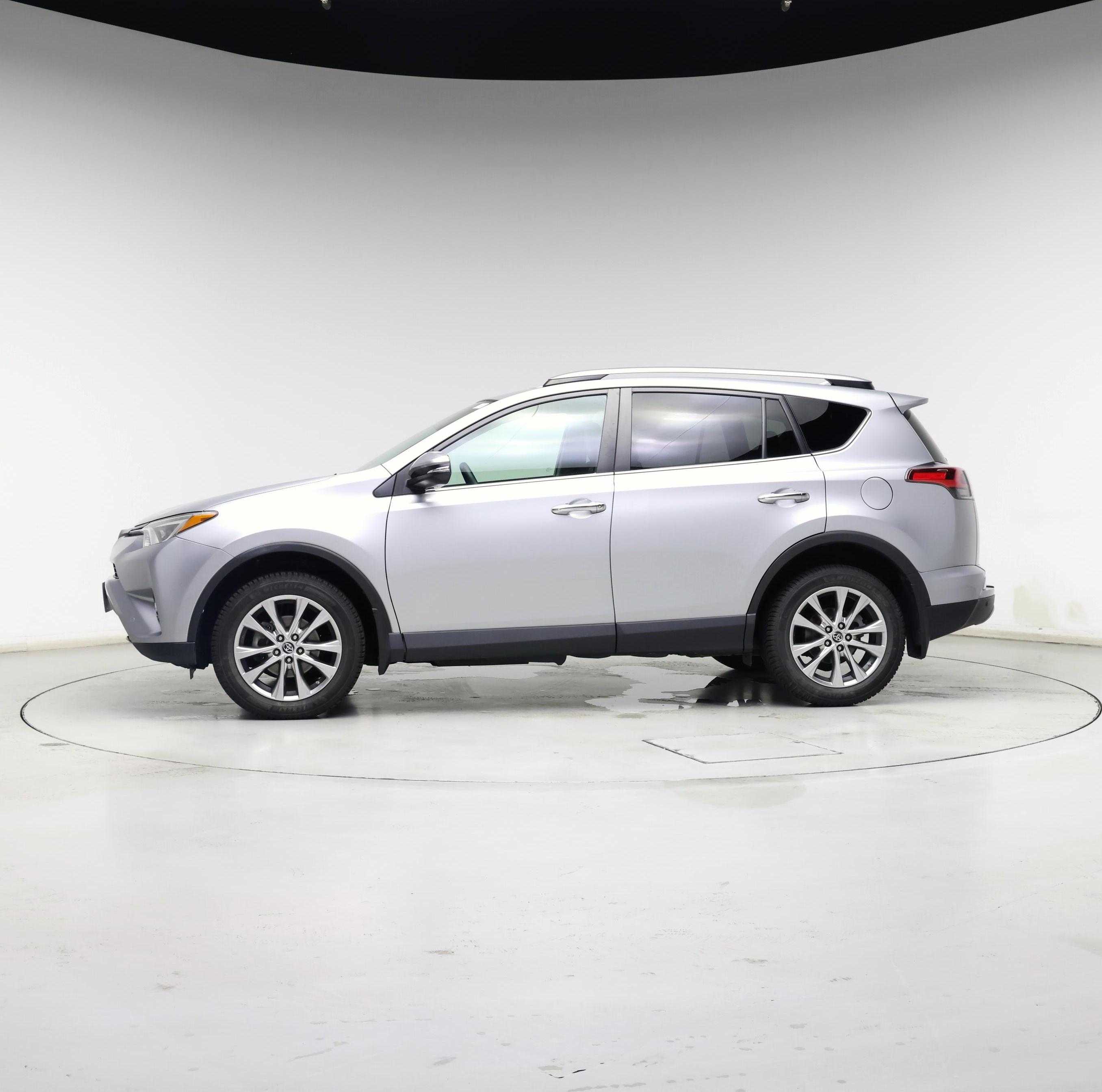 Thumbnail: 2017 Toyota RAV4 - 3