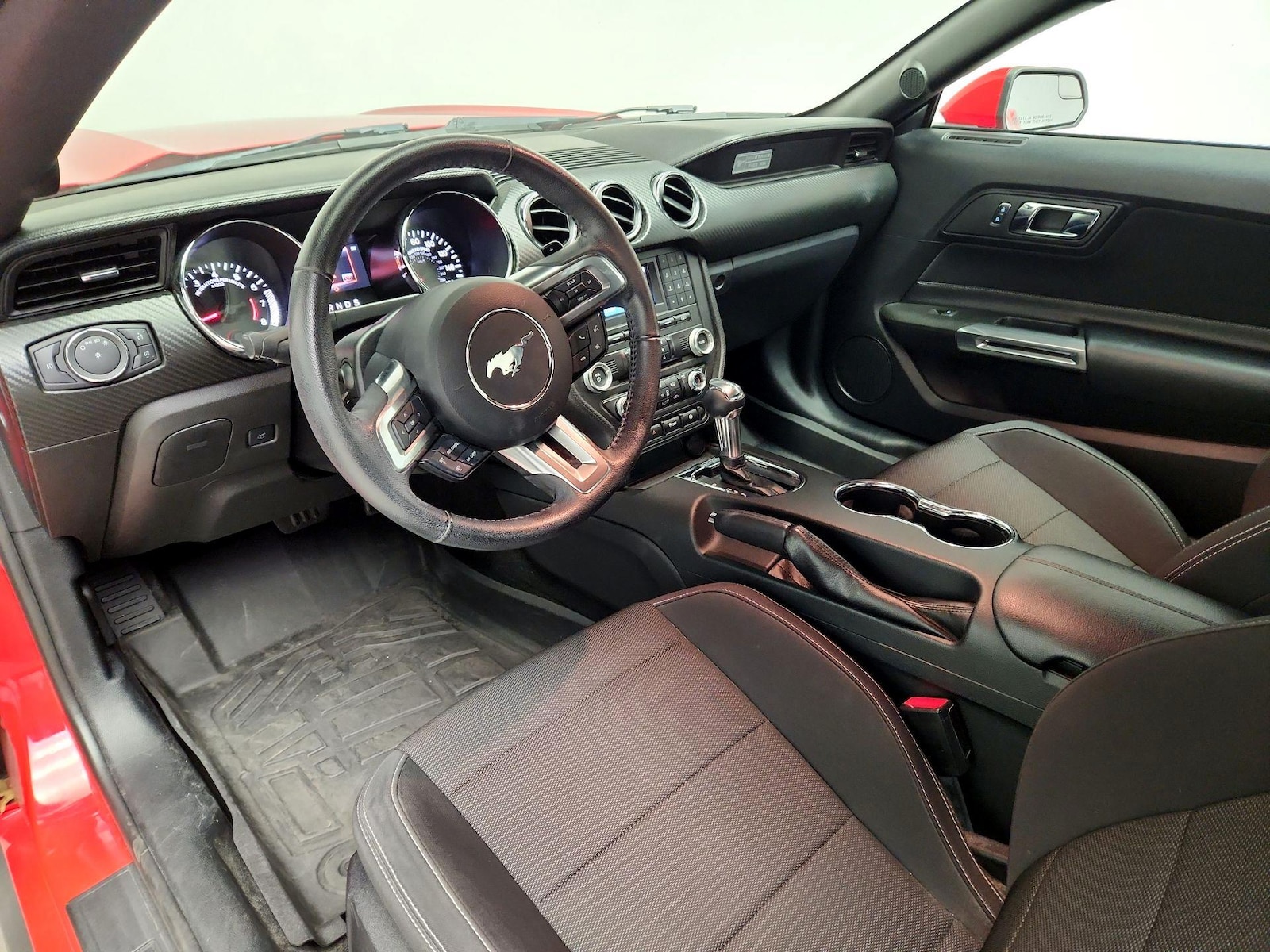 2015 Ford Mustang V6 - Photo 10