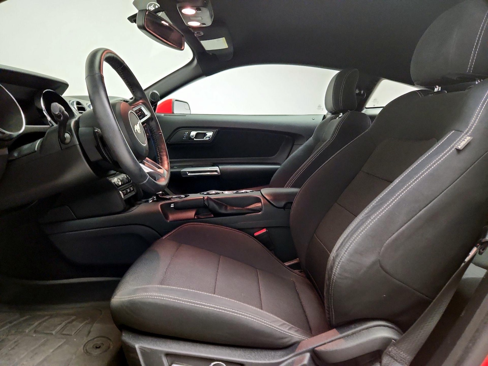 2015 Ford Mustang V6 - Photo 12