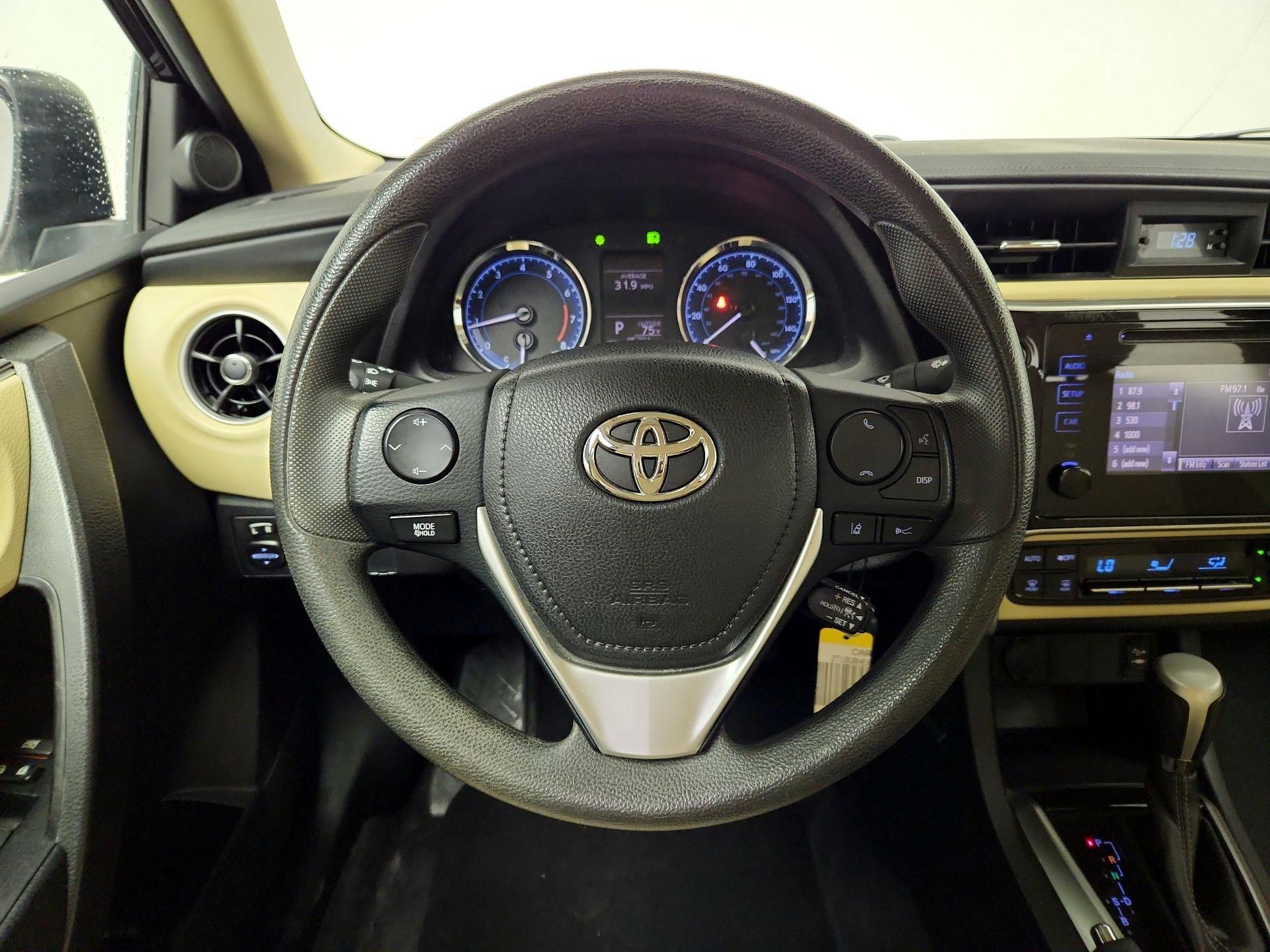 Thumbnail: 2017 Toyota Corolla - 10