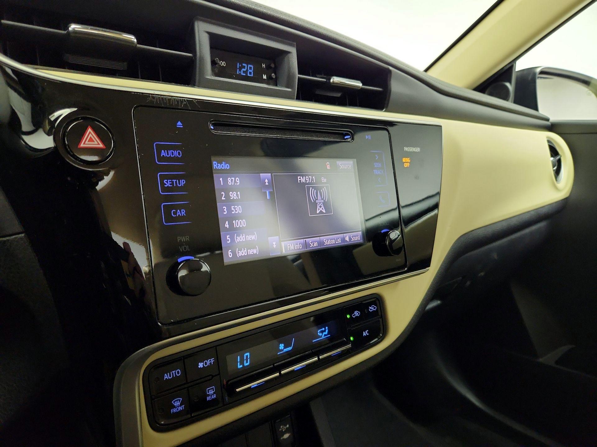 Thumbnail: 2017 Toyota Corolla - 15