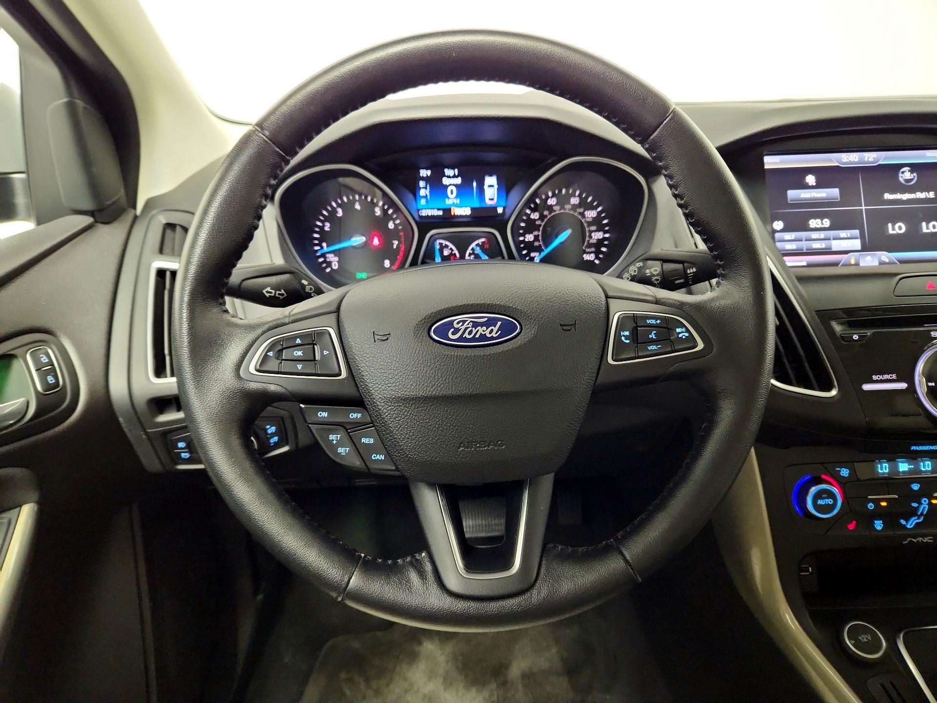 Thumbnail: 2015 Ford Focus - 10