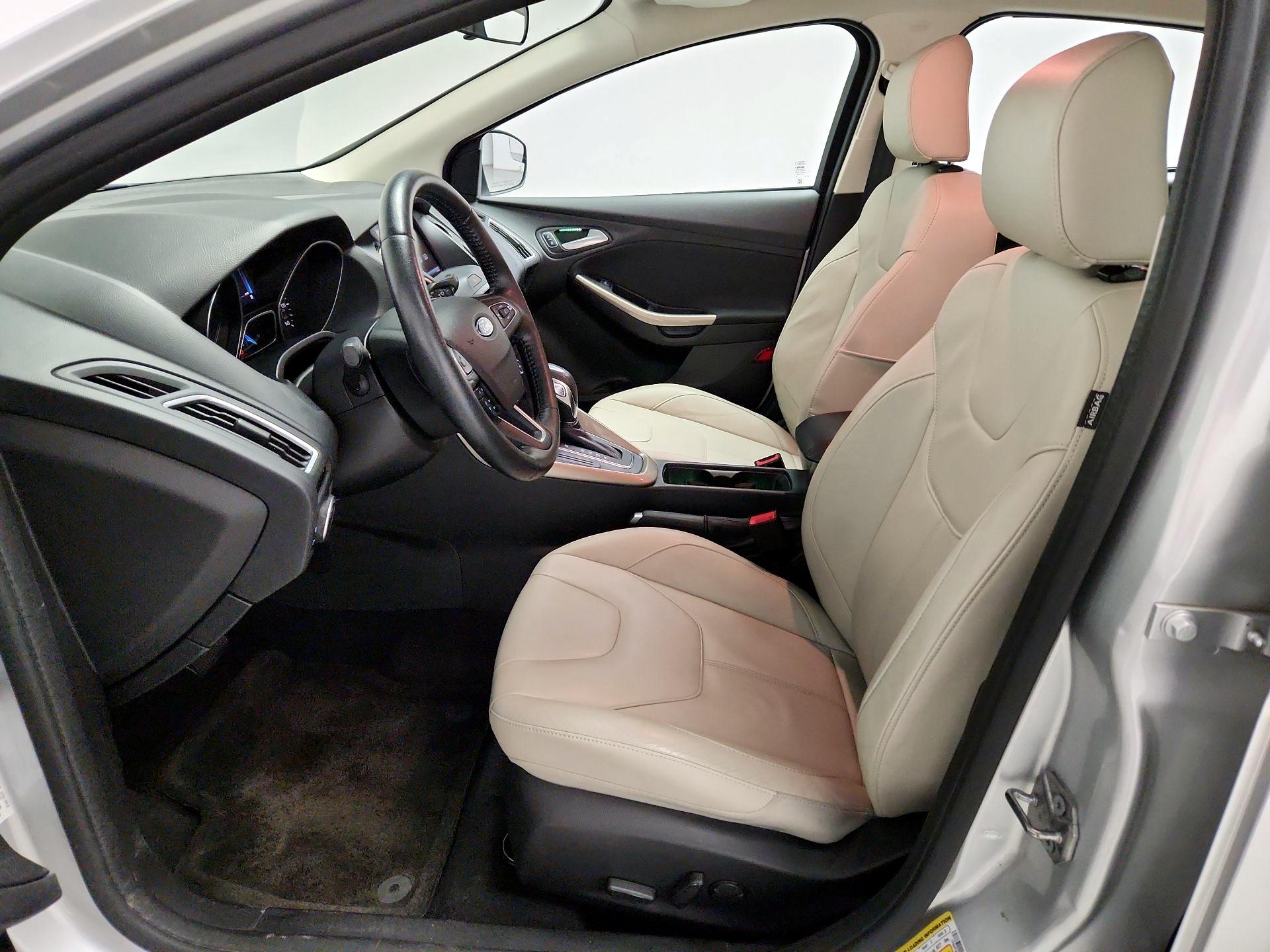Thumbnail: 2015 Ford Focus - 11