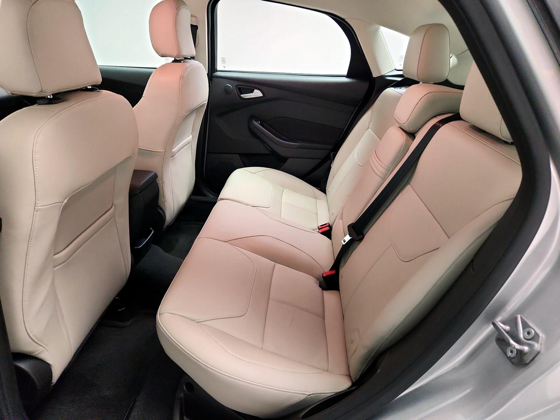 Thumbnail: 2015 Ford Focus - 20