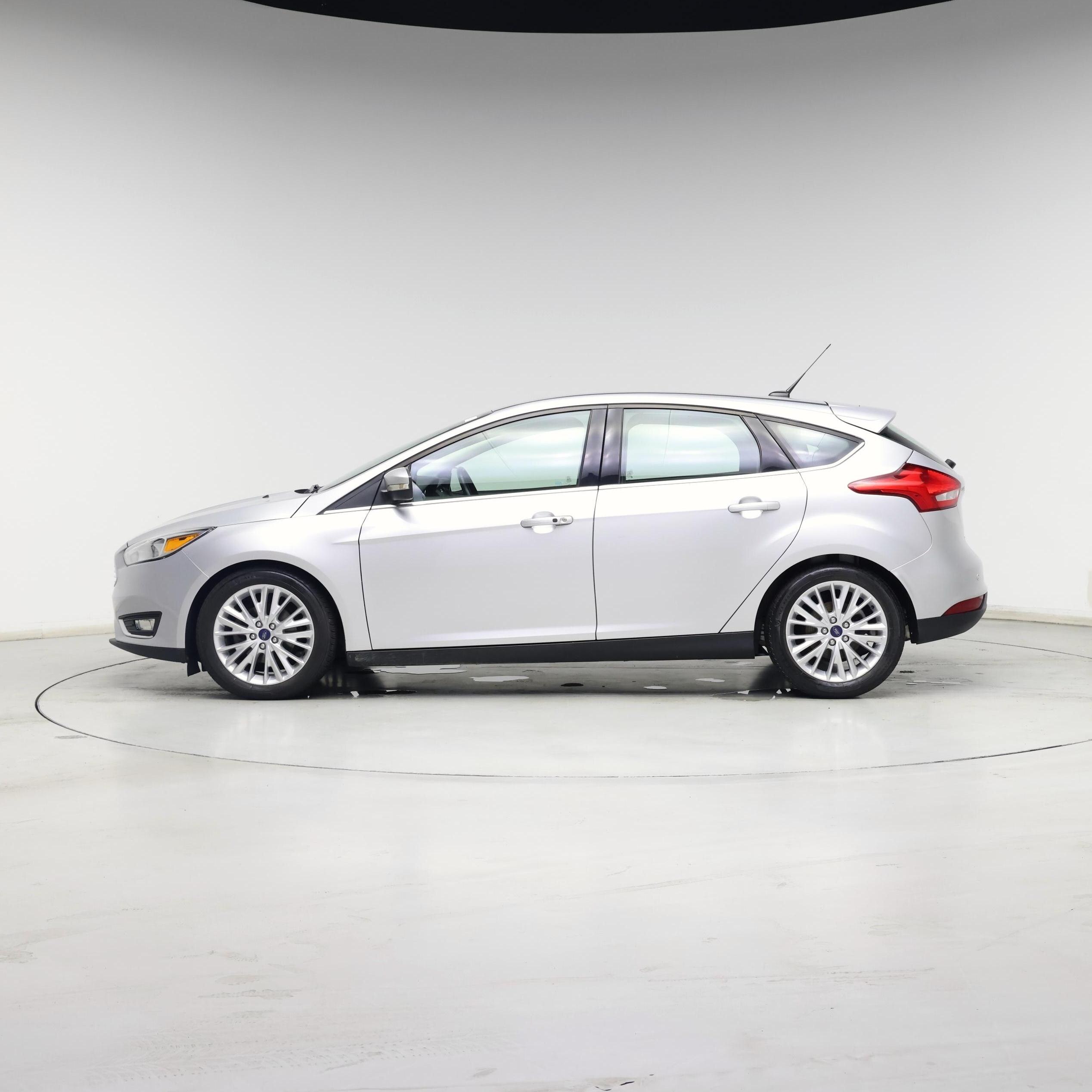 Thumbnail: 2015 Ford Focus - 3