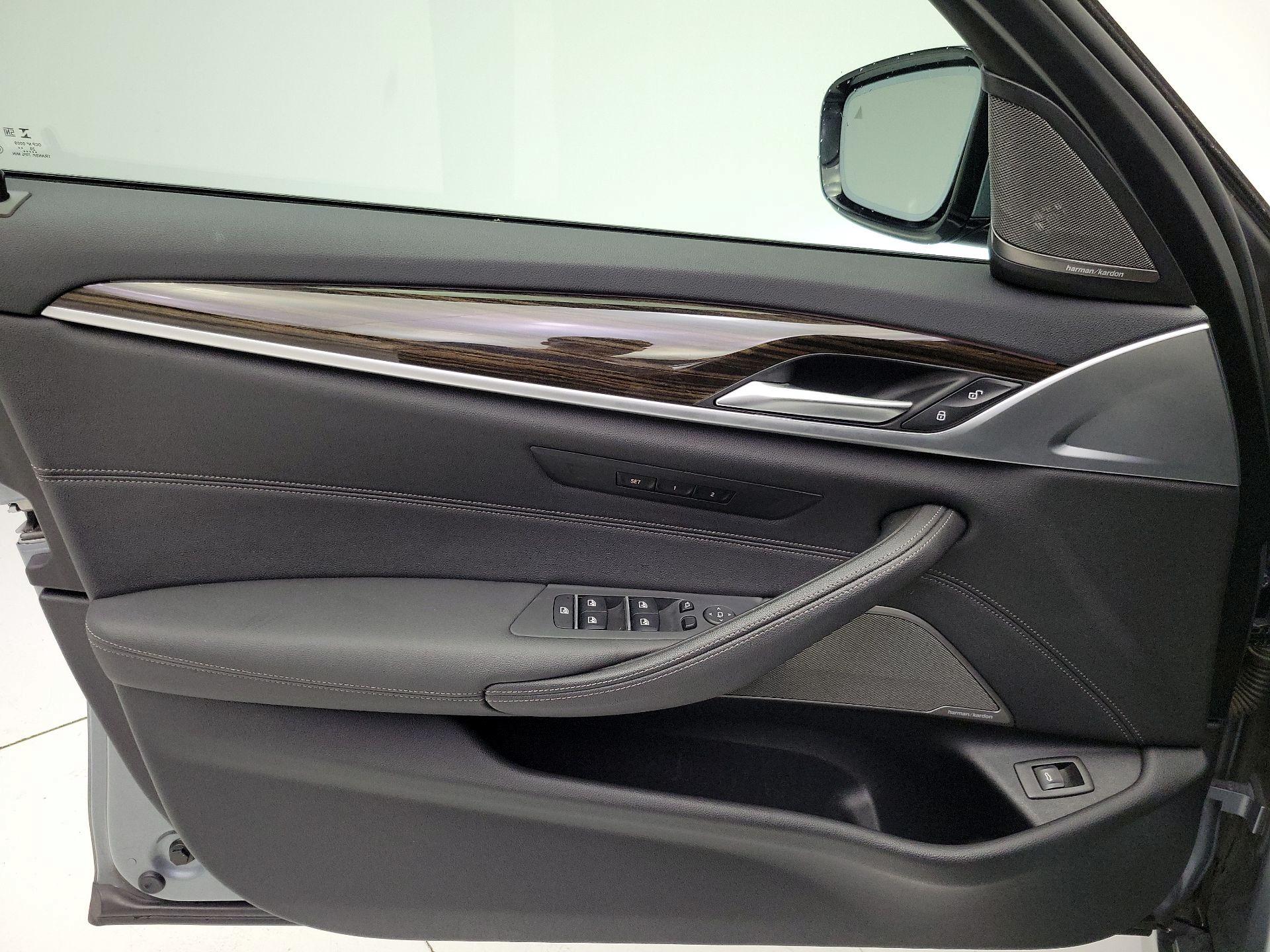 Thumbnail: 2021 BMW 5 Series - 12