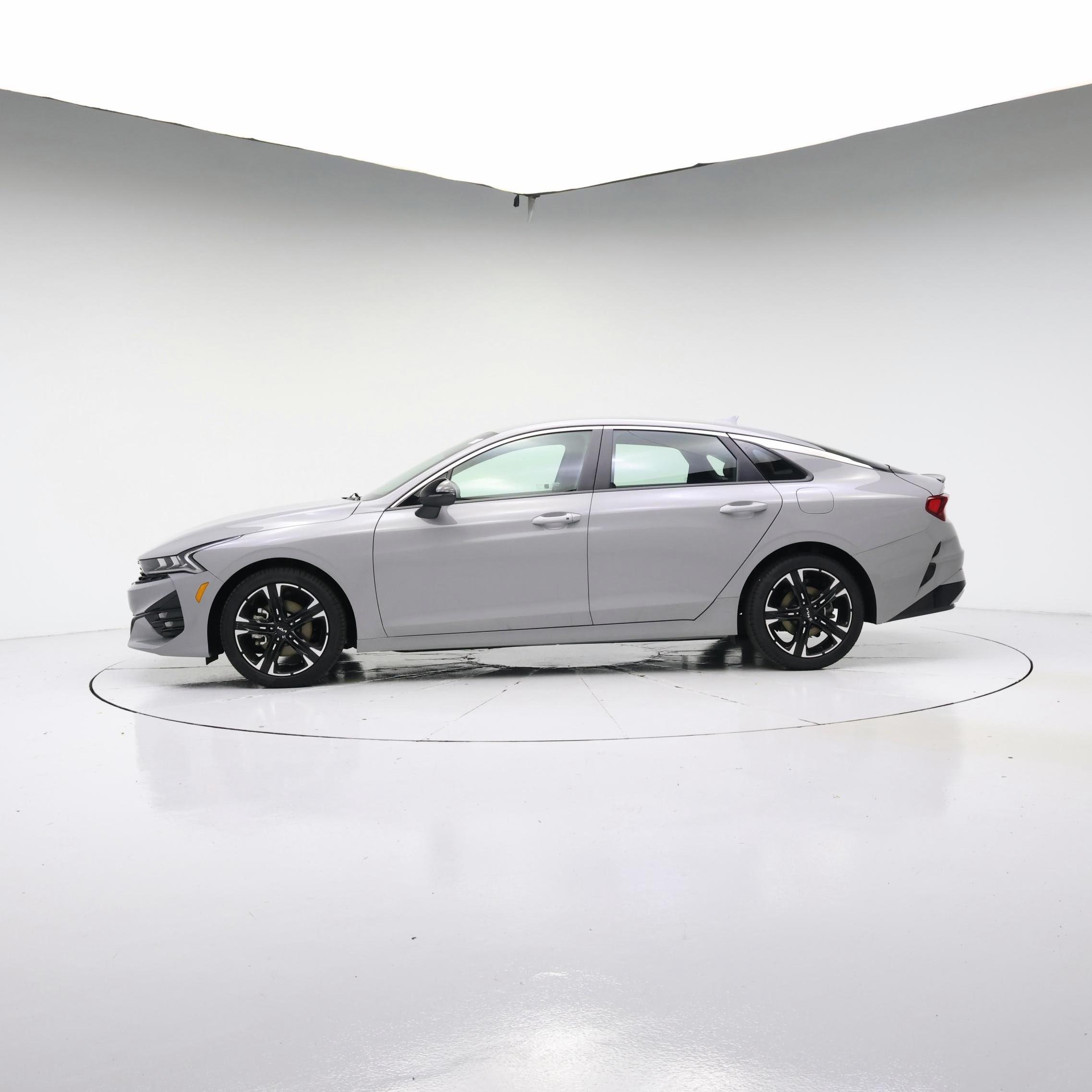 Thumbnail: 2023 Kia K5 - 3